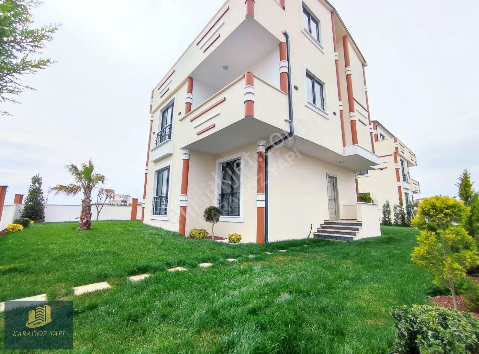 ~~karagöz~~ Bu Fiyata 300 Mt İçinde Köşe Başı Parka Cephe 6+1