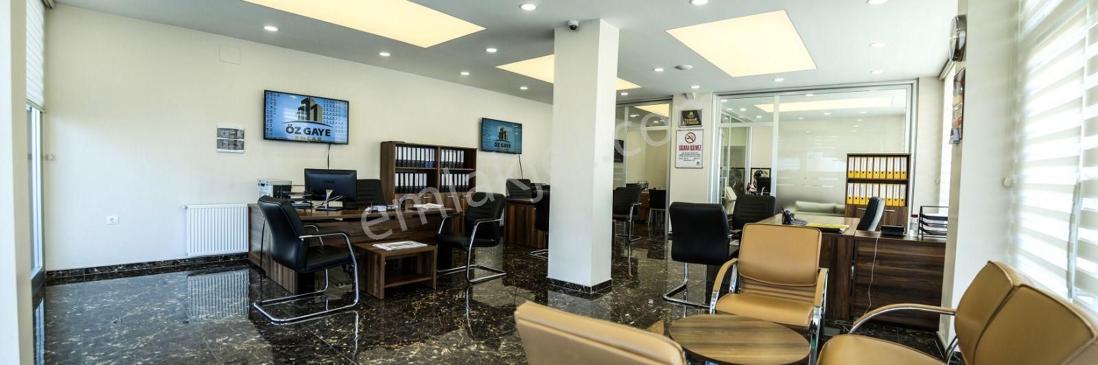 Öz Gaye Emlaktan Develinin En İşlek Caddesinde Satılık Dükkan