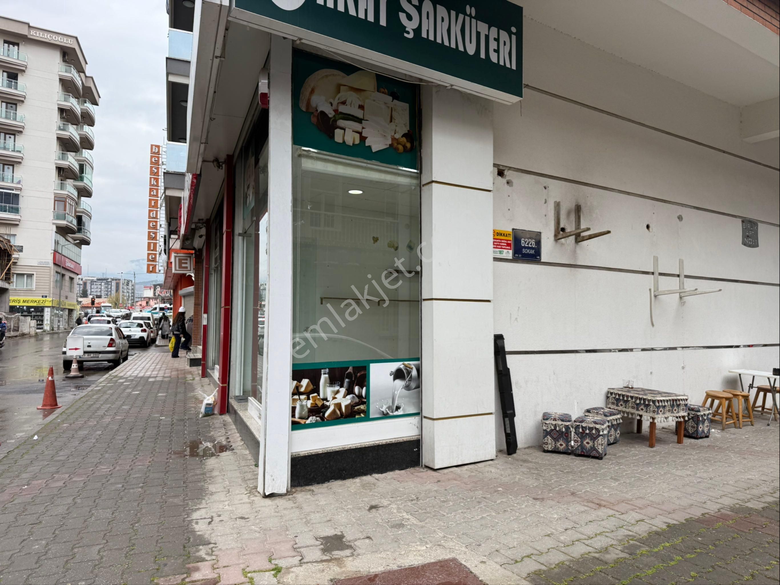 Köşe Dükkan | Şemikler'in Girişinde | 30 M² Kiralık | Wc'li