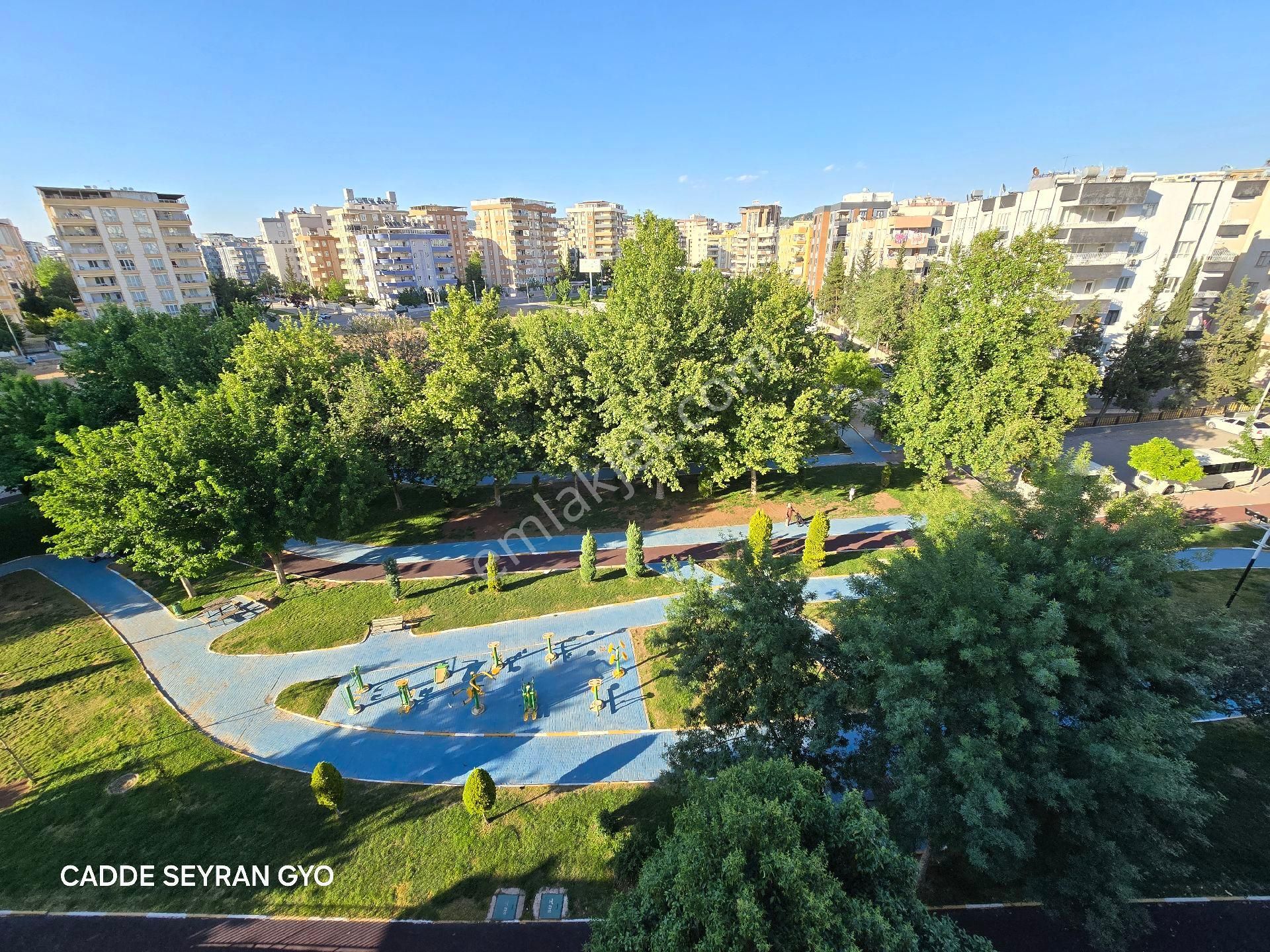Cadde Seyran'dan Satılık 3+1 170m2 Park Manzaralı Üç Cepheli