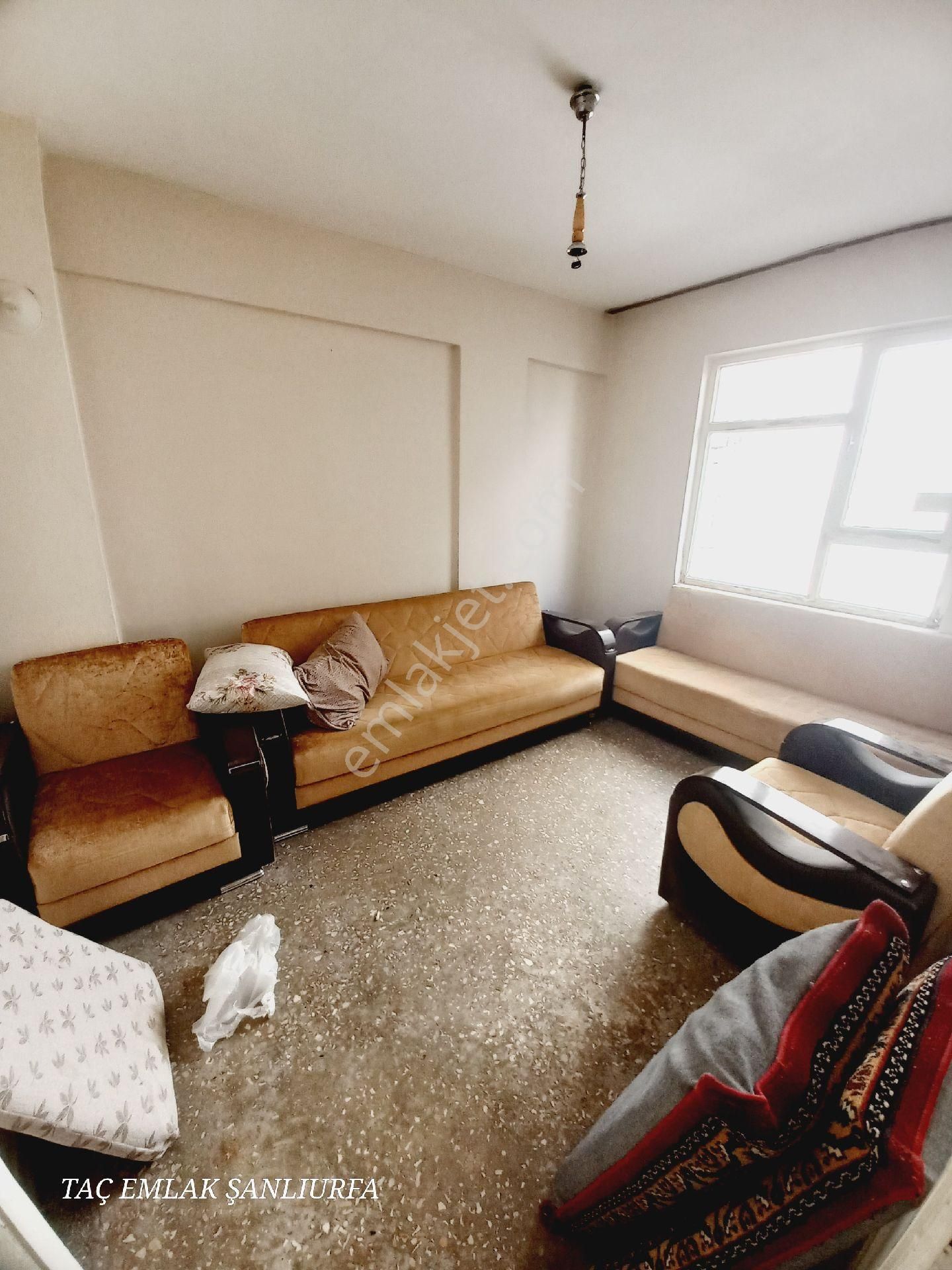 Kiralık Daire Ara Kat 4 Odalı