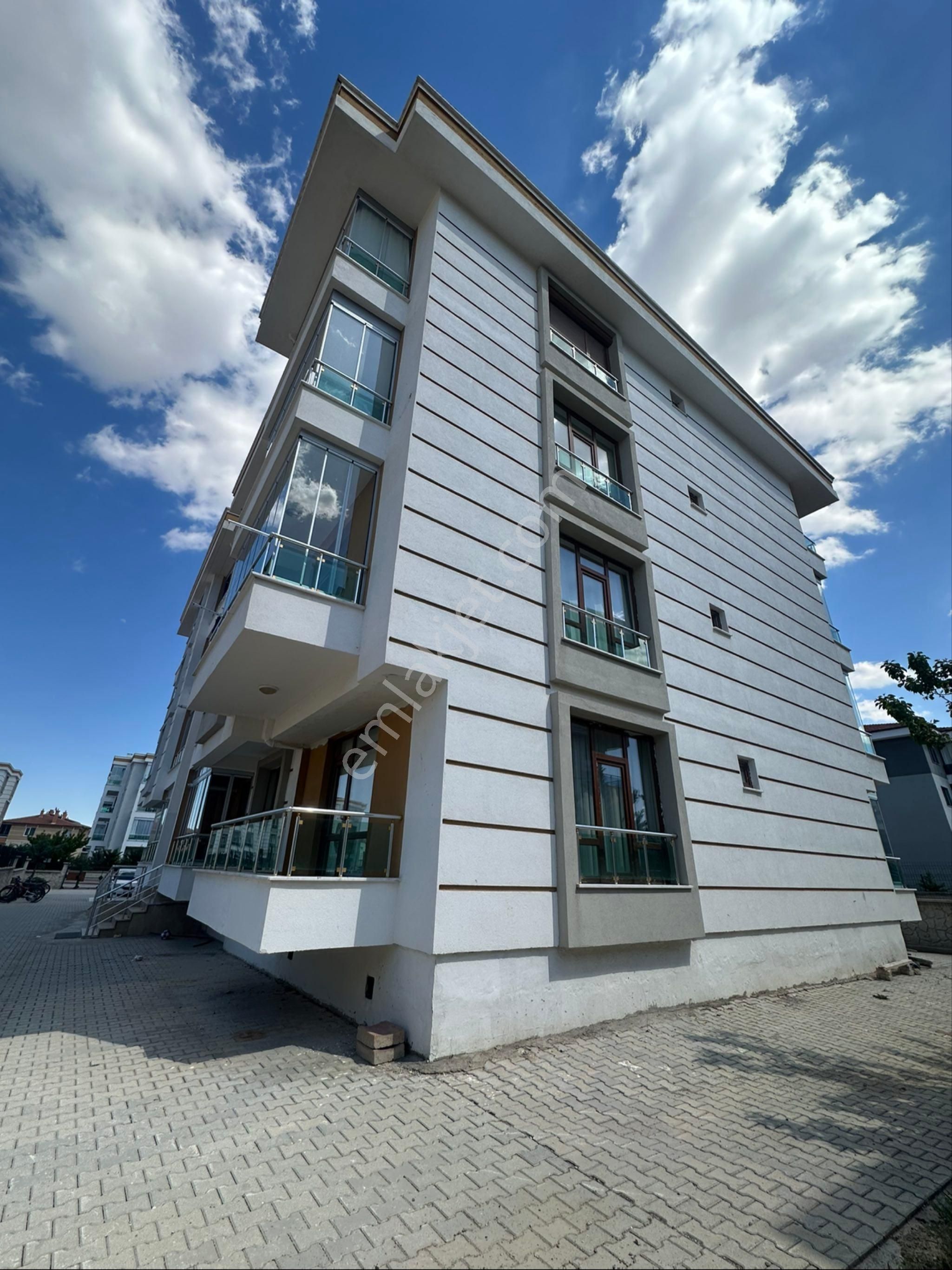 Konsey’den Selahaddin Eyyubi Mah. 2+1 Satılık Daire