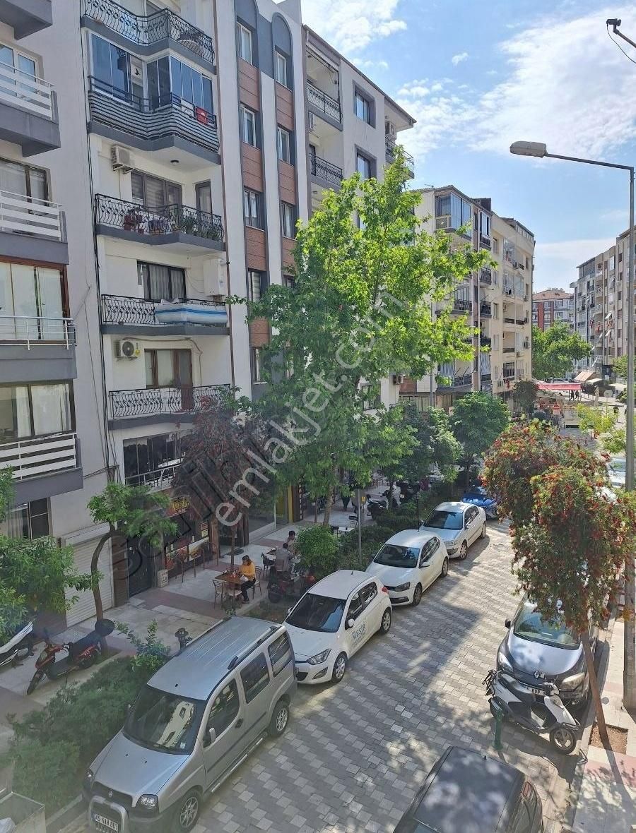 Çarşı Merkezde 3+1 140 M2 50m2 Teraslı Asansörlü Satılık Daire