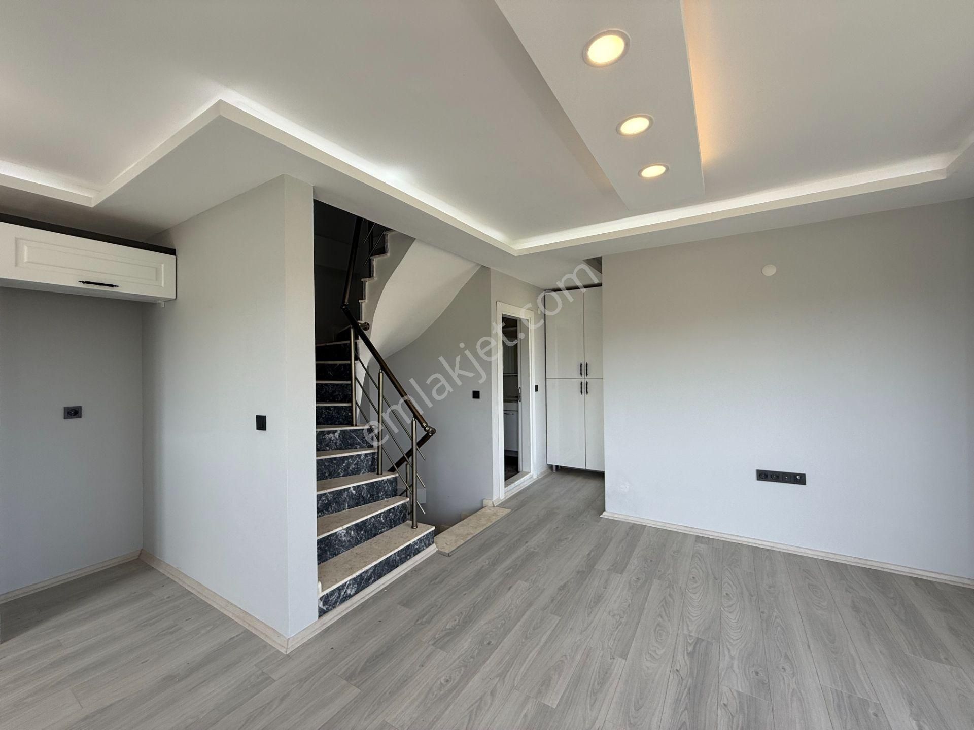 Seferihisar Akarca’da Denize Yürüme Mesafesinde, Geniş Bahçeli, Deniz Manzaralı Lüks Villa! - Görsel 3