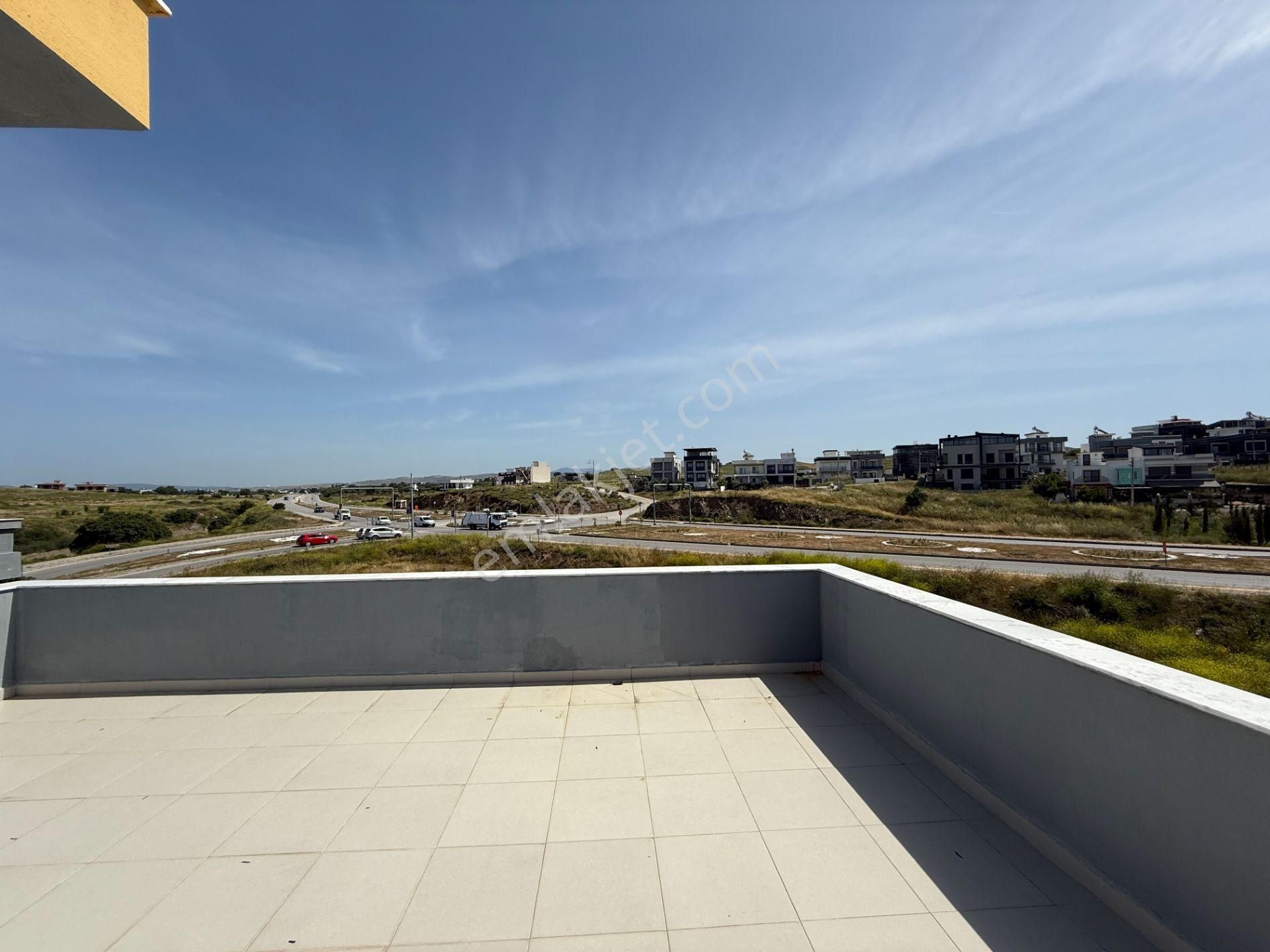 Seferihisar Akarca’da Denize Yürüme Mesafesinde, Geniş Bahçeli, Deniz Manzaralı Lüks Villa! - Görsel 23