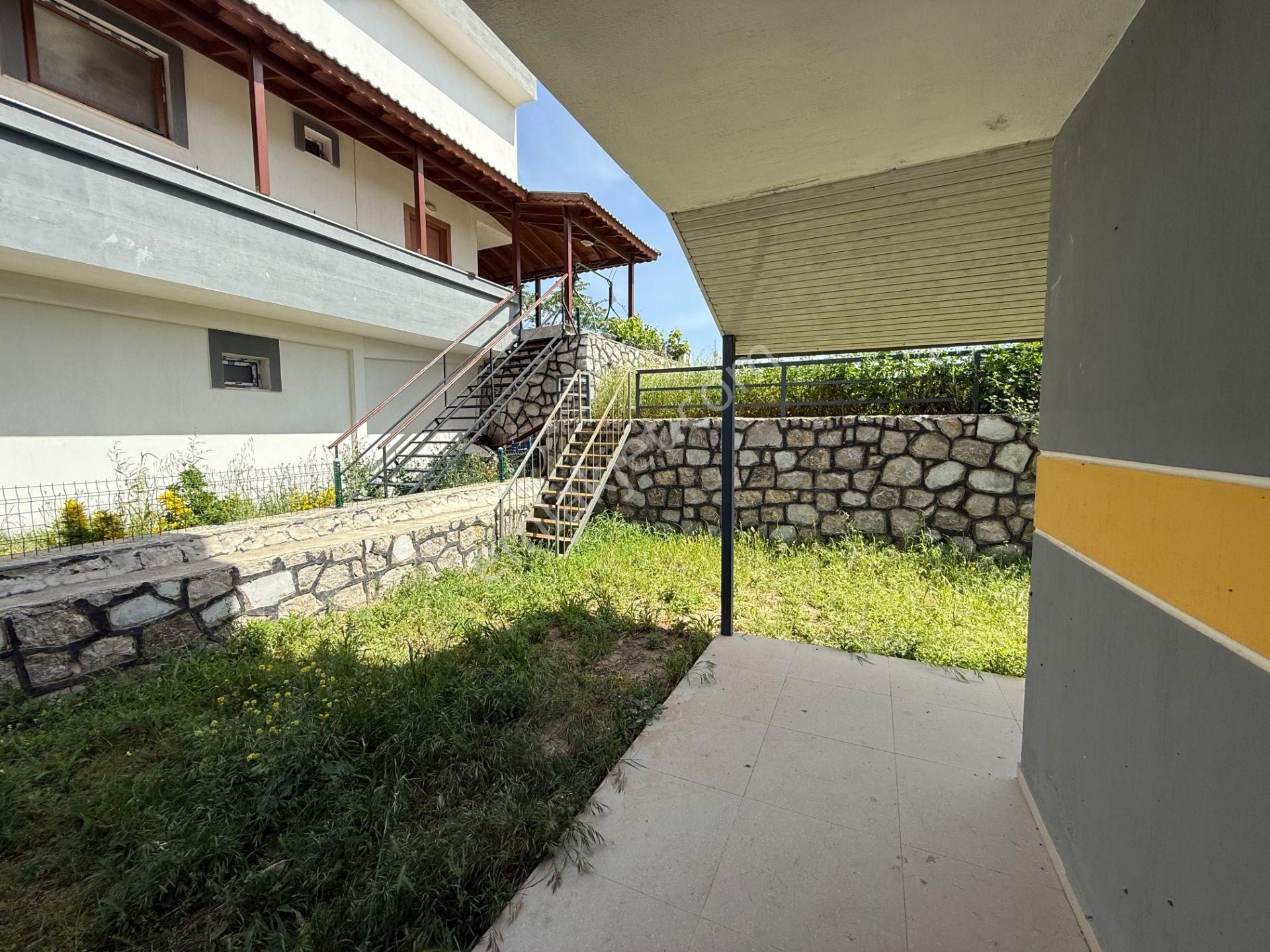 Seferihisar Akarca’da Denize Yürüme Mesafesinde, Geniş Bahçeli, Deniz Manzaralı Lüks Villa! - Görsel 25