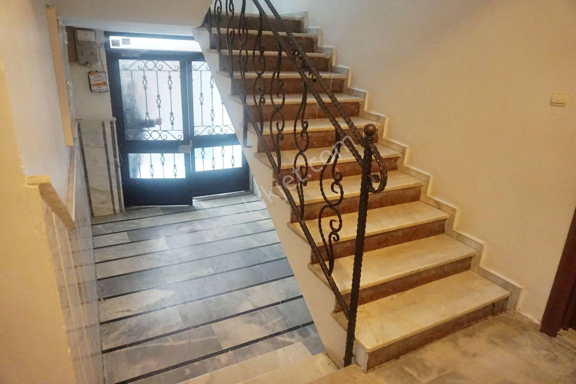 Meral R1803 Yeni 19 Yaş Binada 2+1 Ön Cephe Balkonlu Ara Kat - Görsel 27