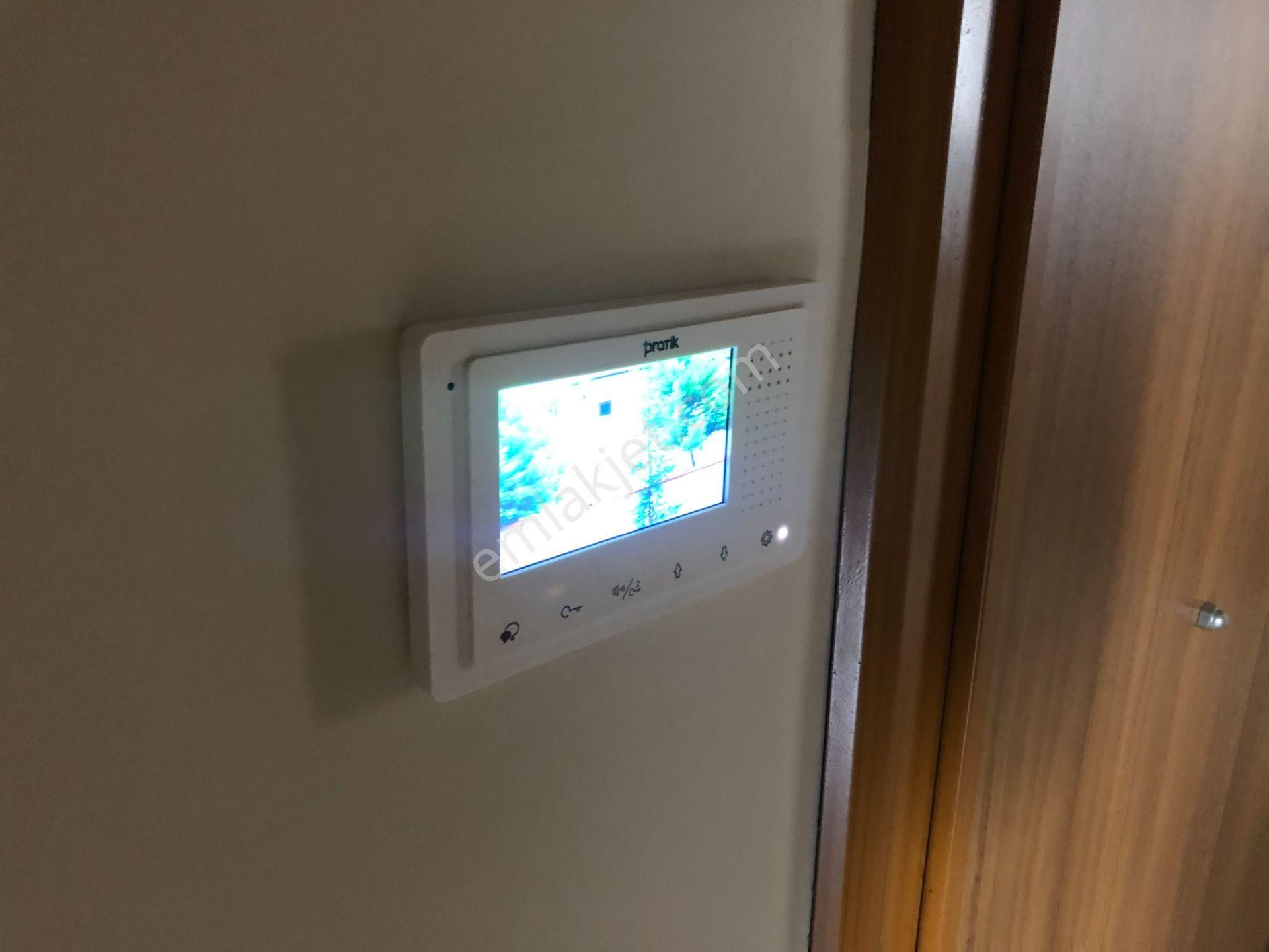 Osmangazi Mahallesinde 100m2 Kombili Ve İskanlı 2+1 Lüks Daire