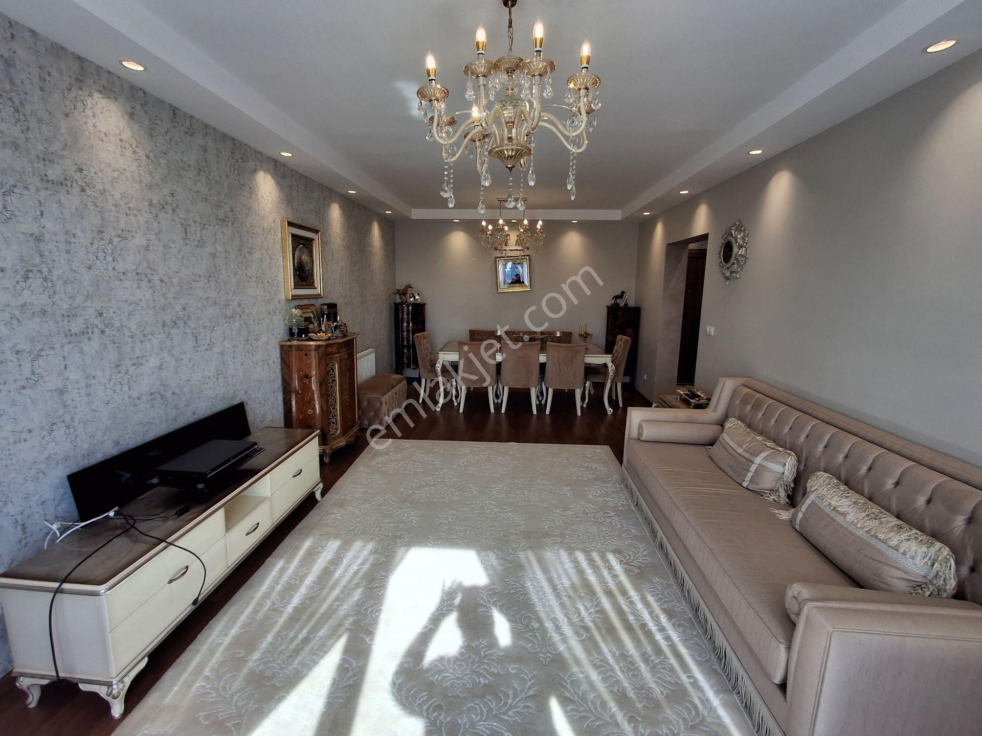 Turyaptan Apricot Garden Da 2+1 124 M2 Satılık Tadilatlı Güney Cephe Daire