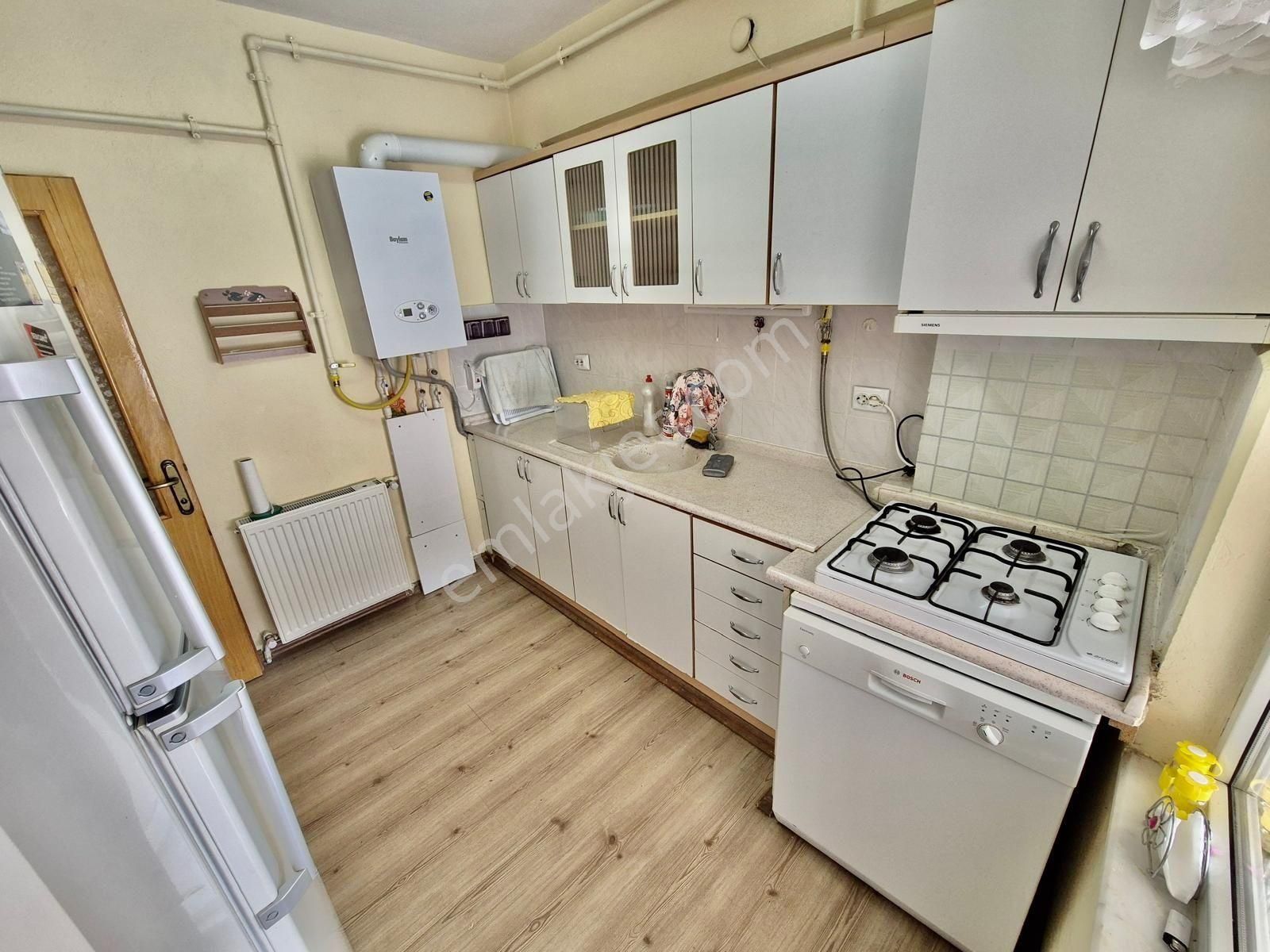 ▓zeytinli Gayrimenkul'den Ön Cephe Ayrı Mutfak Denize 200mt 3+1 Satılık Daire