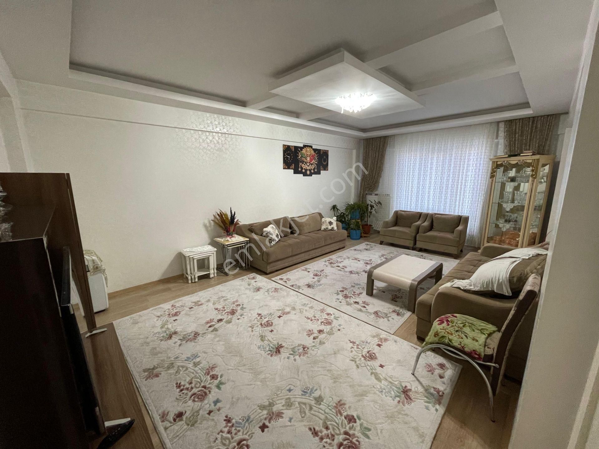 Roxy Group'tan İbn-i Sina'da Geniş Oturumlu 3+1 Satılık Daire!!!