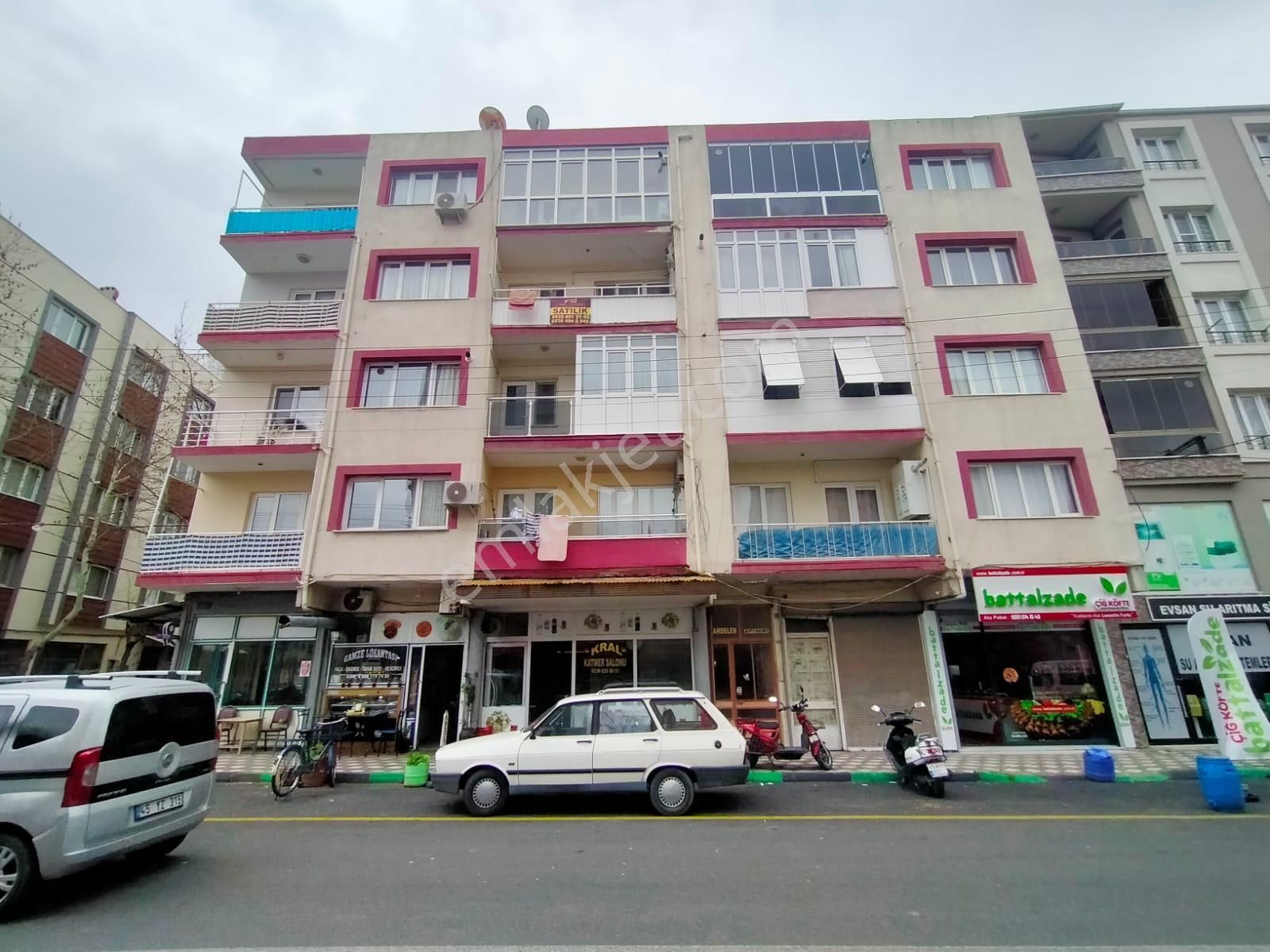 Reşatbey Mah. Zeytinliova Yolu Üzeri Satılık Eşyalı Arakat Daire
