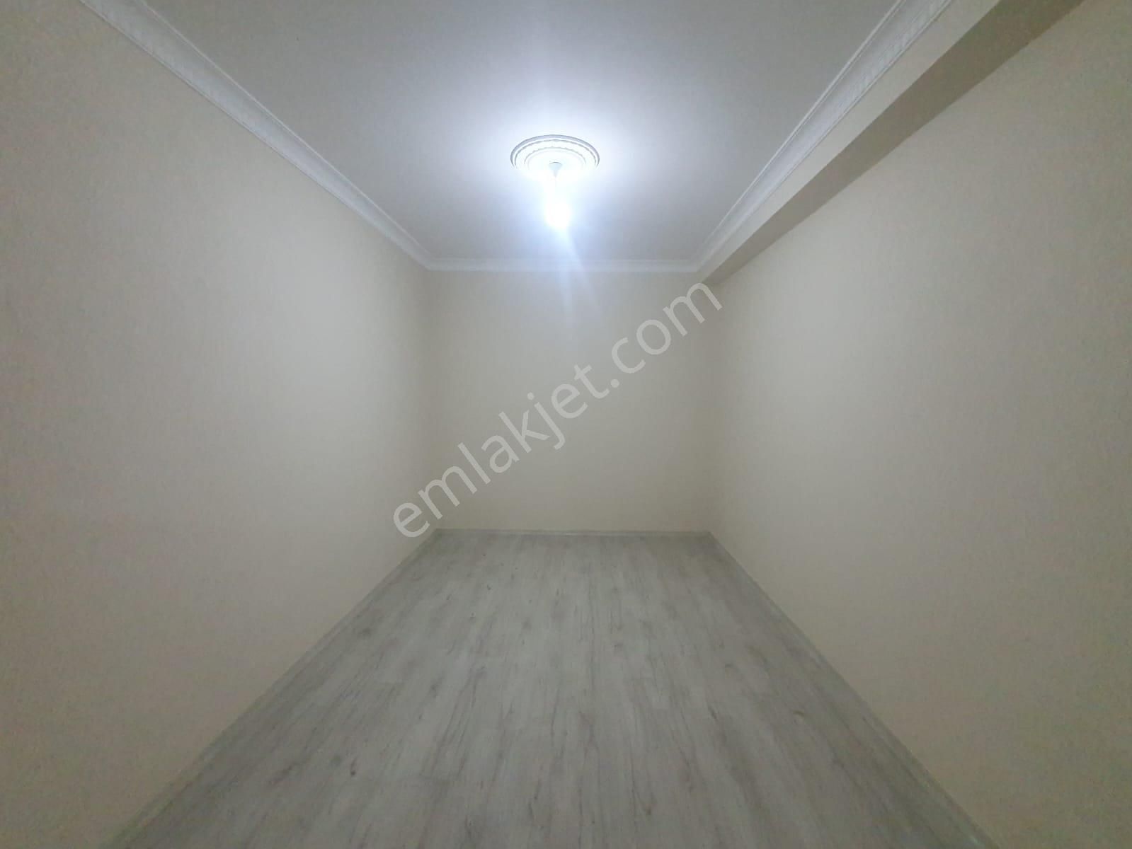 Armax'tan Hüriyet Mah Satılık 2+1 Kot 1 İskanlı Bahçe Katı Daire