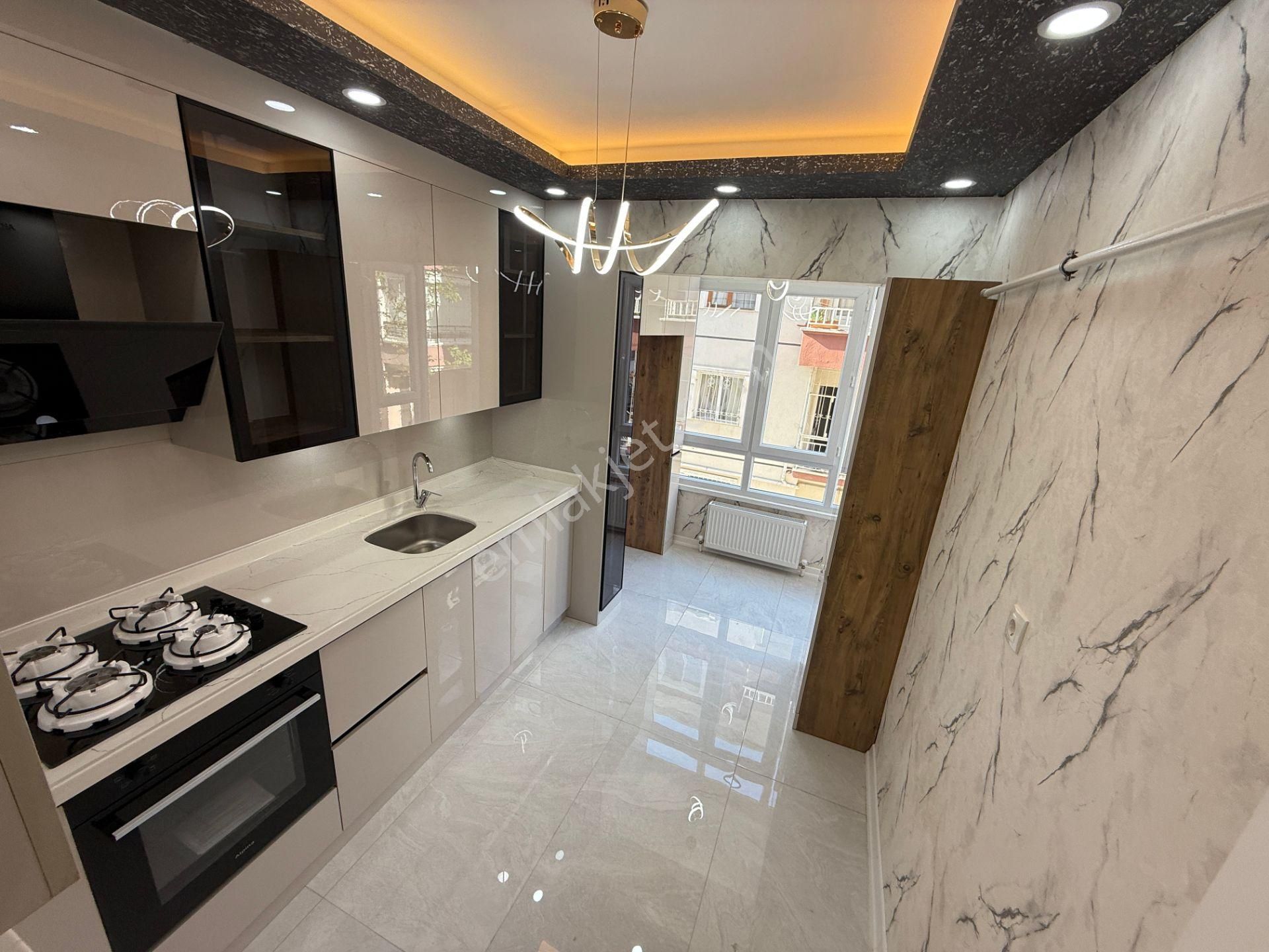 Sincan Andiçen Mah Kat Konumunda Salon Bagımsız 125m2 3+1 Daire
