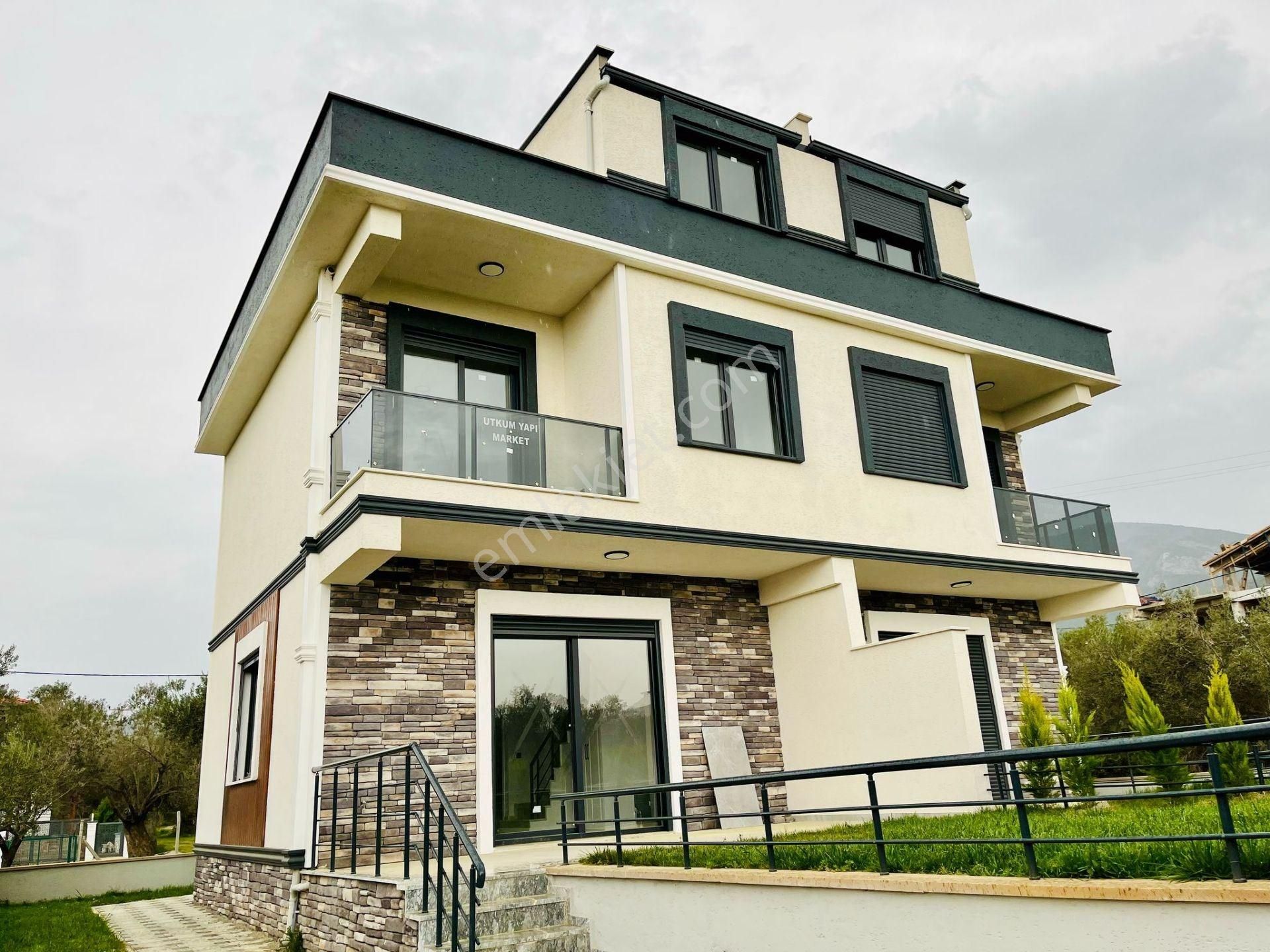 Yükselden Gürede Huzur Ve Sağlık Dolu Konumda 4+1 Lüks Villa