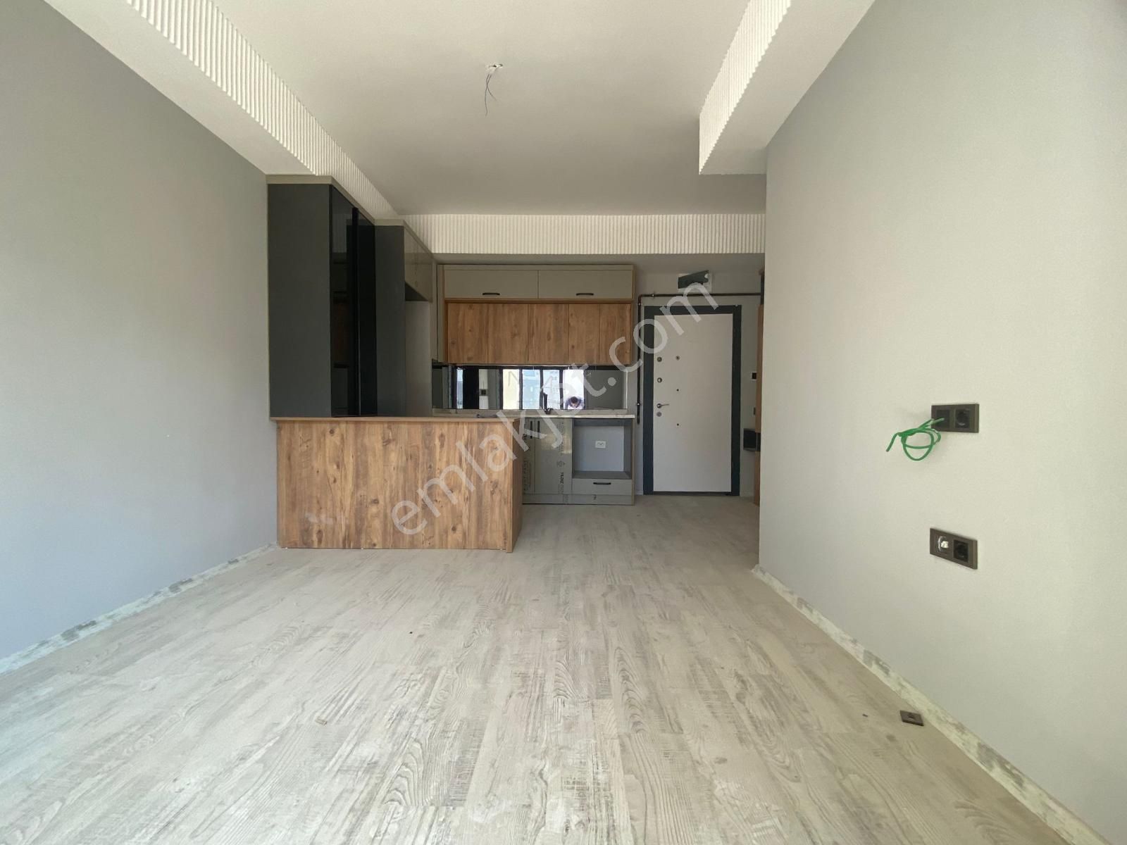 Ethereal'den Tecede Havuzlu Sitede Ebeveyn Banyolu İyi Konum 2+1