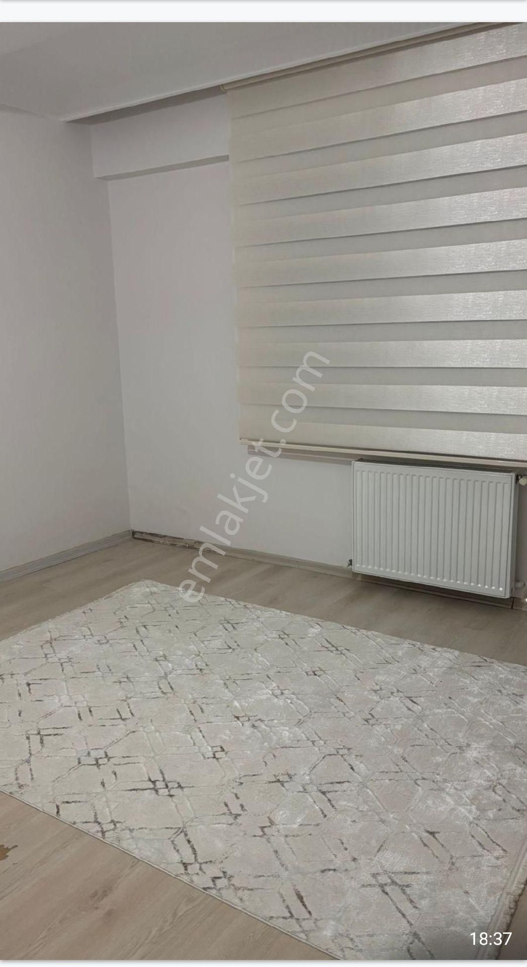 Sultangazi Habibler Mahallesi'nde Satılık 2+1 90 Metre Daire