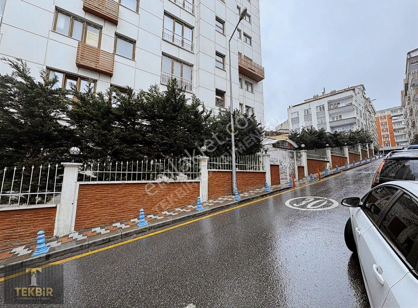 Tekbirden Esenler Ninehatun Cevizlibahçe Evlerinde