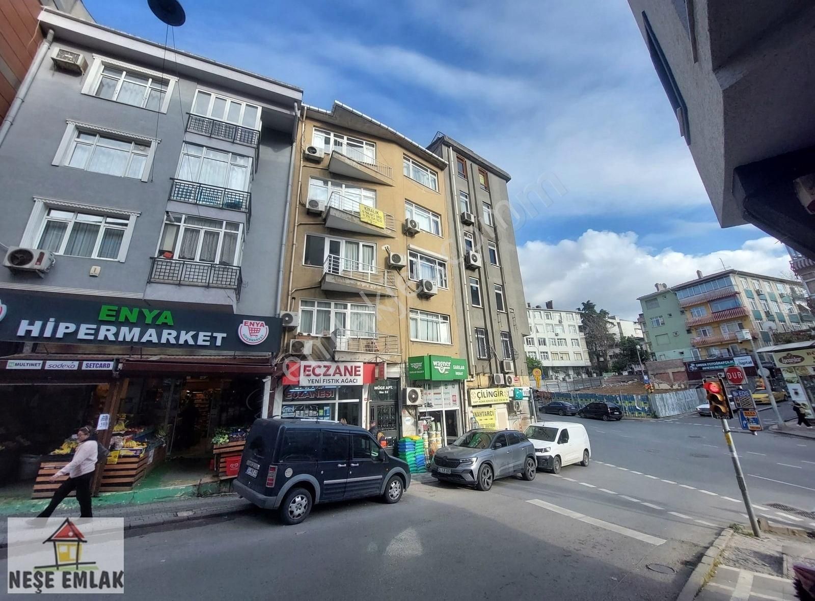 Üsküdar Fıstıkağacı İcadiyede Işıklara 2. Bina Eşyalı