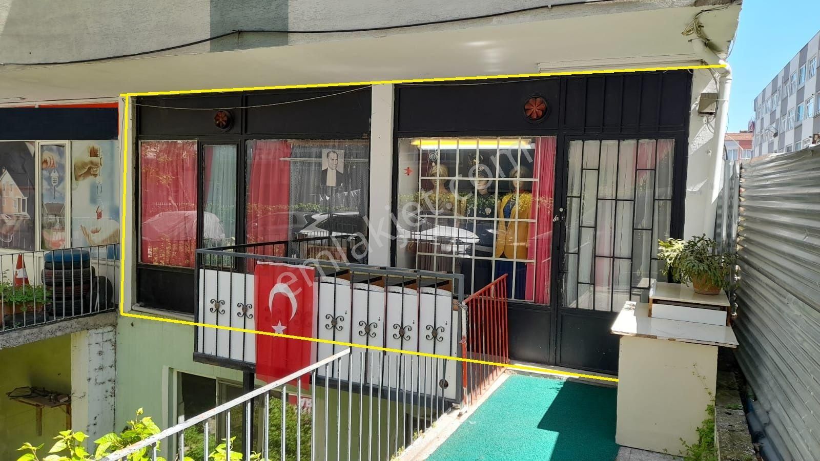 Erdem Emlak Ofisinden Bahçelievlerde Kiralık 43 M2 Wc Li Dükkan