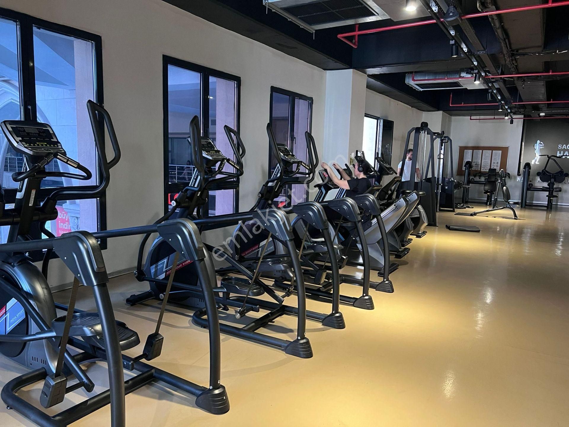Kiptaş Venezia Mega Satılık Avm Mnzr. Kare Salon 1+1 Daire