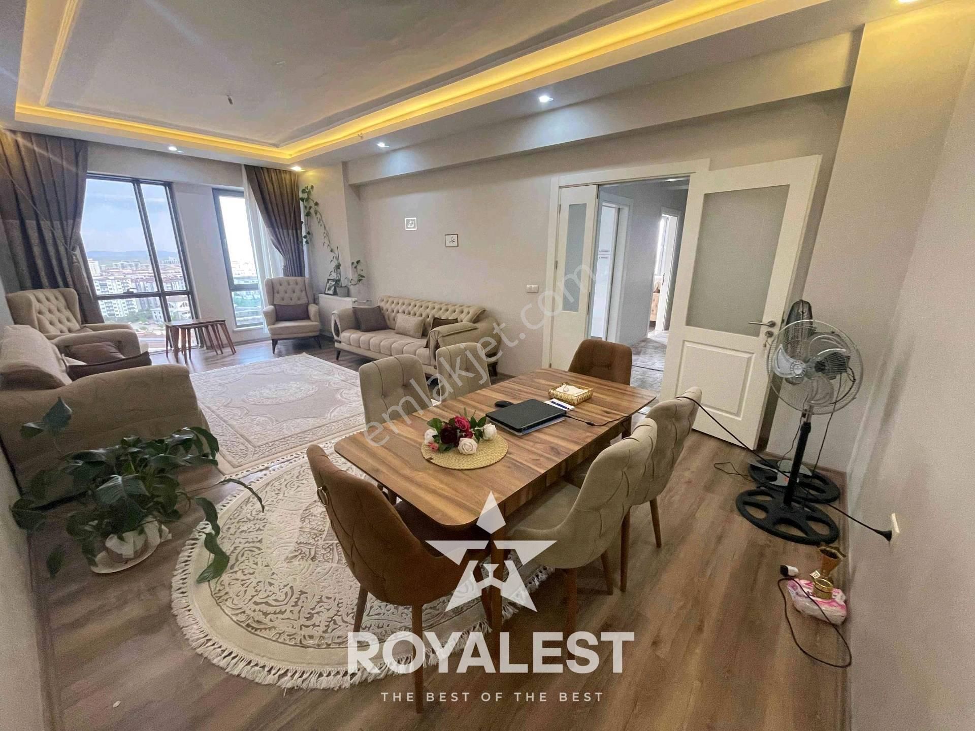 Royalest'ten Karataş Merkez'de Geniş Ve Ultra Lüks 3+1 Daire