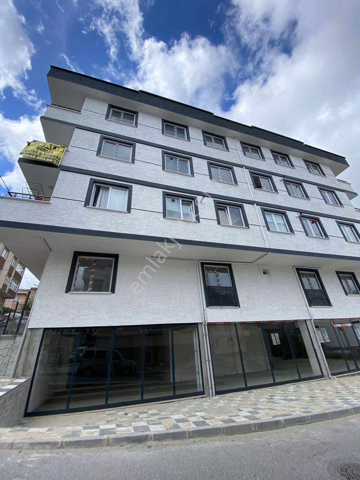 Site İçerisinde Arnavutköy Bölgesinde Satılık 2+1 Daire