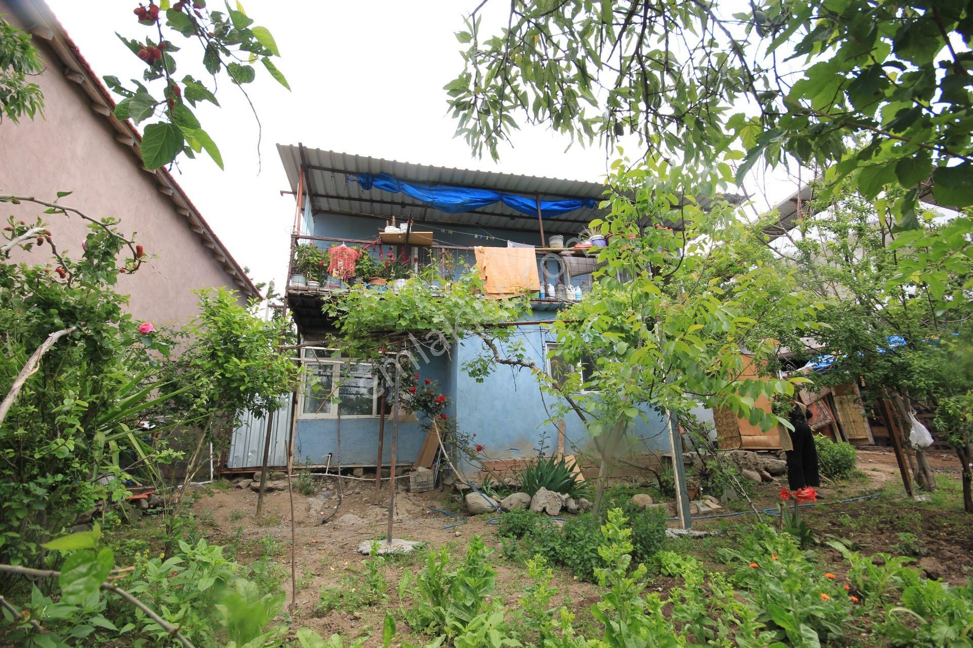 🌸🌸aktif'ten Burhaniyede Bahadınlı'da Satılık 300 M2 Dam Ve Bahçesi Olan 4+1 İki Katlı Köy Evi🌸🌸