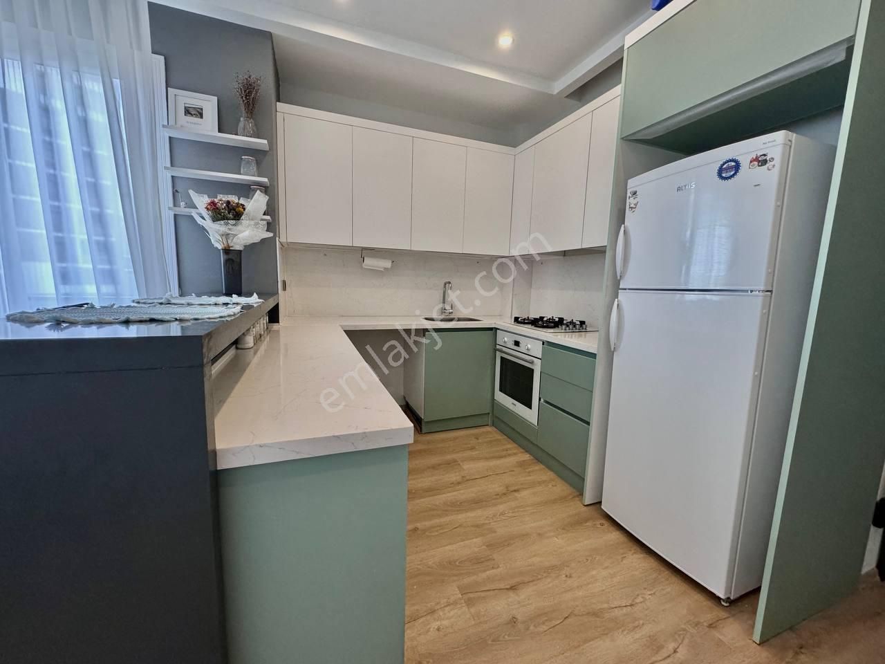 Karınca'dan Deniz Mh Full Eşyalı Havuzlu Satılık 1+1 Daire !