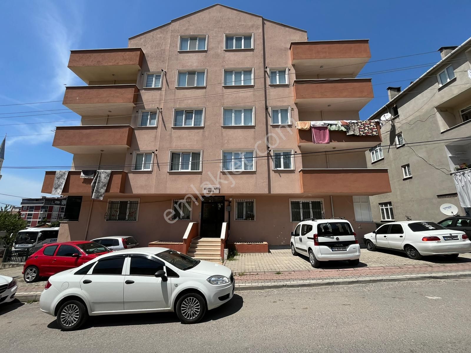 Ertürk Emlak'tan Medine Cami Yakınında 2+1 110 M2 Bahçeli Ters Dublex