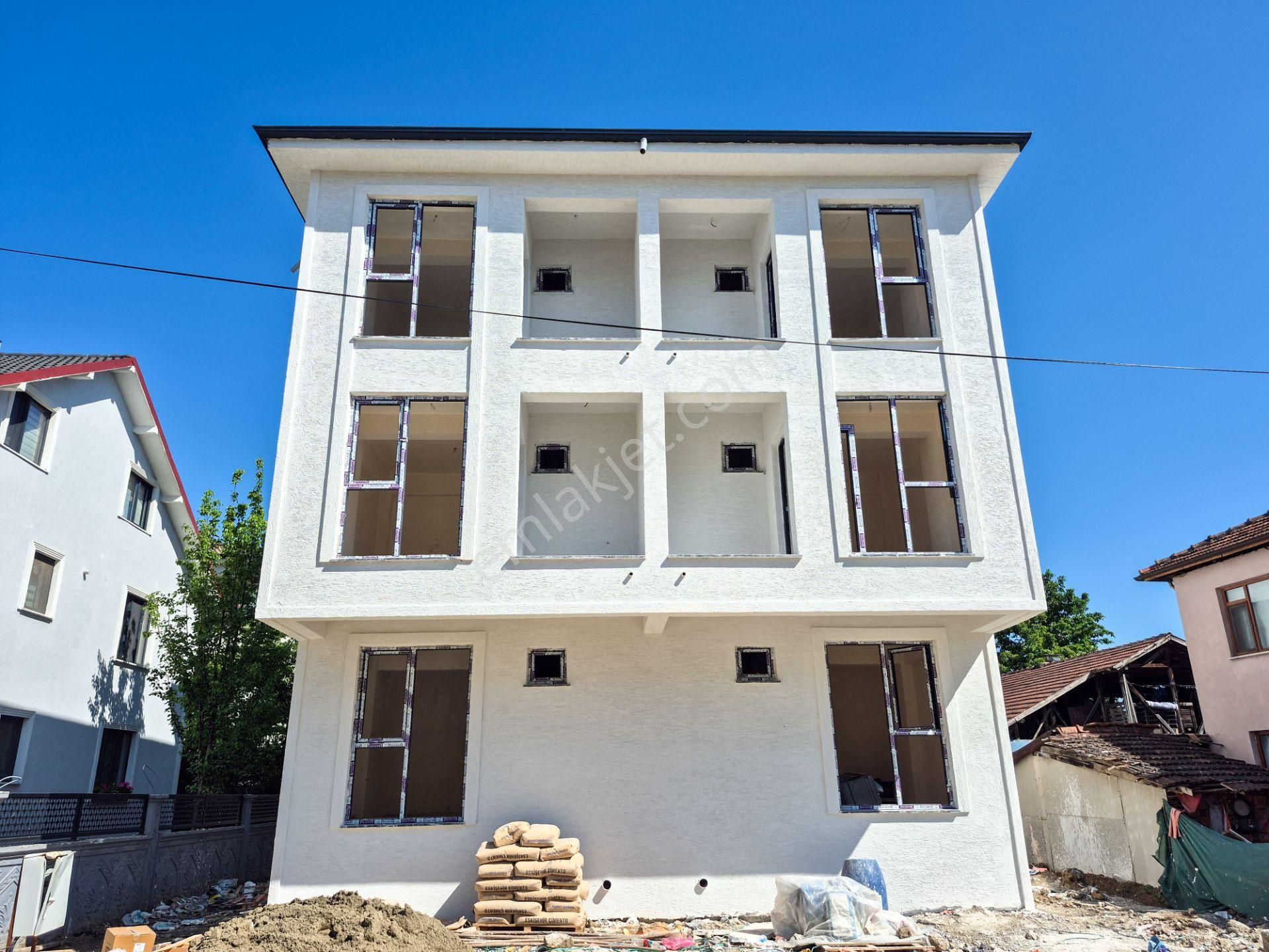 Hak Emlak'tan Aziziye Mahallesinde Satılık 1+1 Fırsat Daire