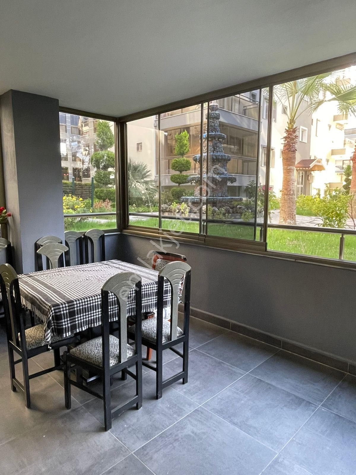 3+1 Doğalgazlı Site İçi Ortak Havuzlu Kuşadası