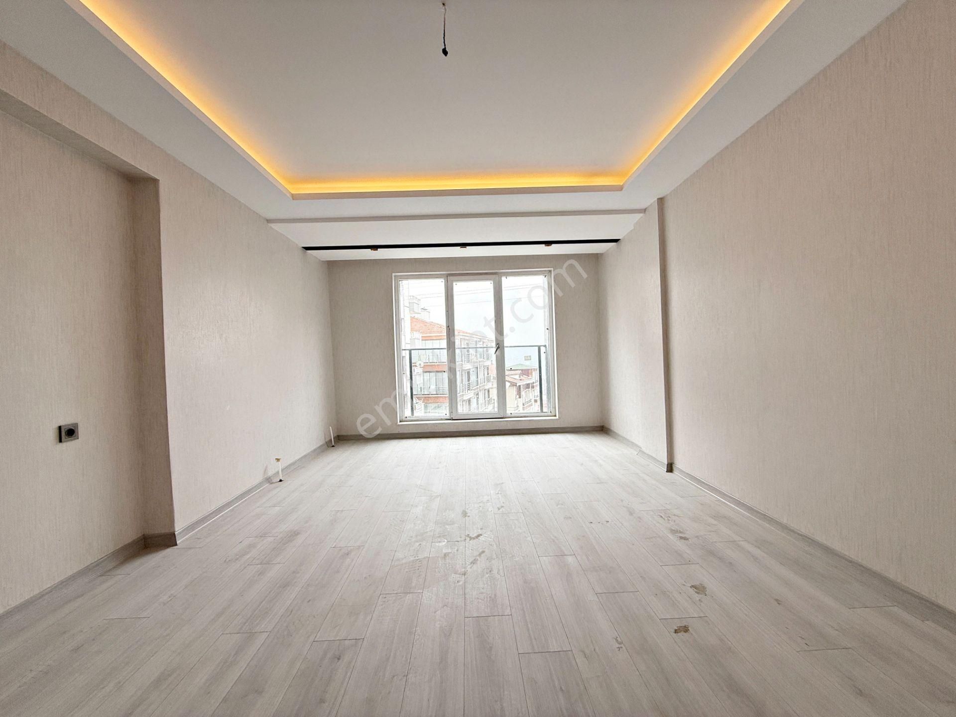 2+1 Yeni Bina Ful Yapılı Asansörlü Ön Cephe Ferah Daire - Görsel 12