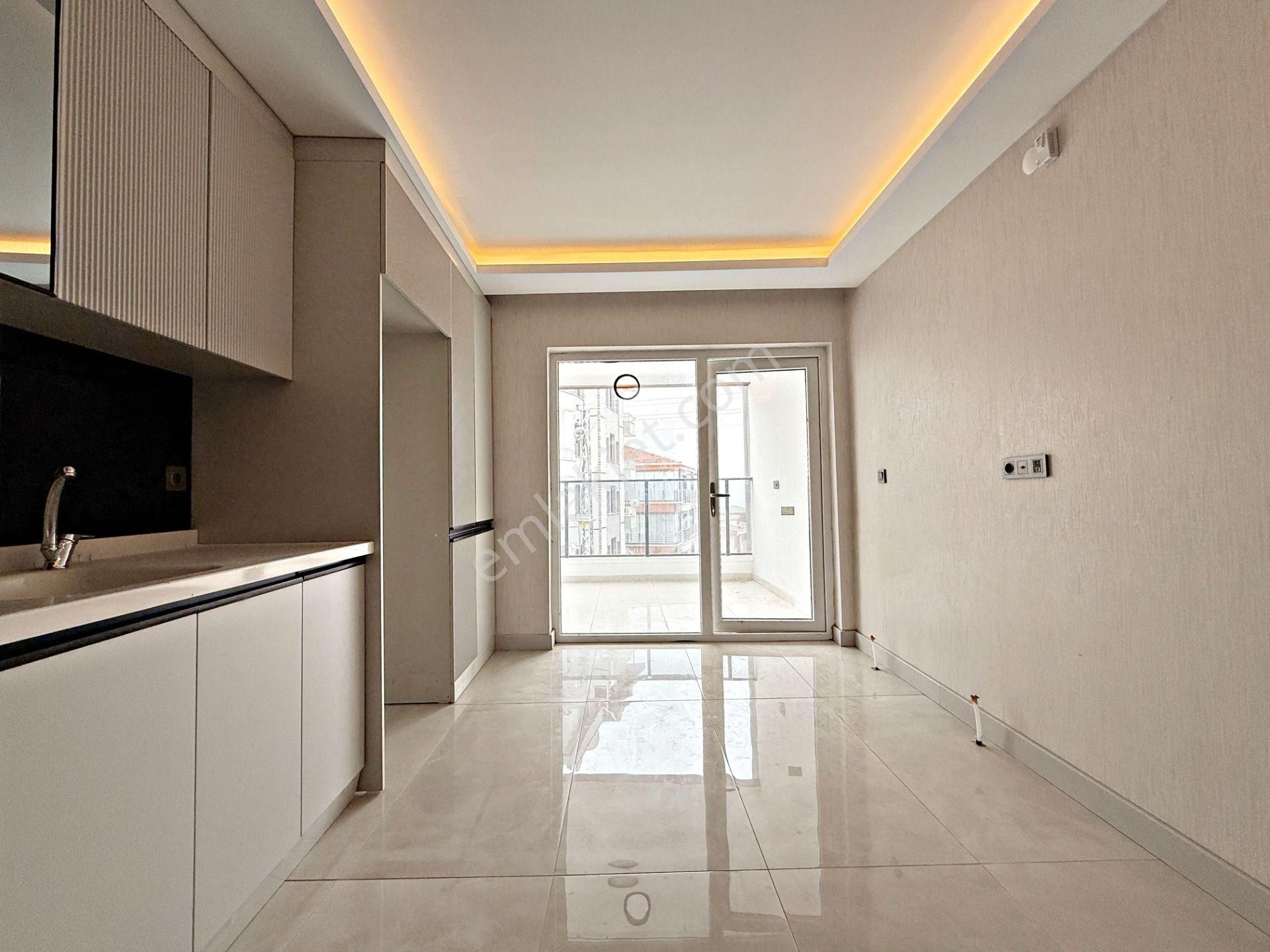 2+1 Yeni Bina Ful Yapılı Asansörlü Ön Cephe Ferah Daire - Görsel 4