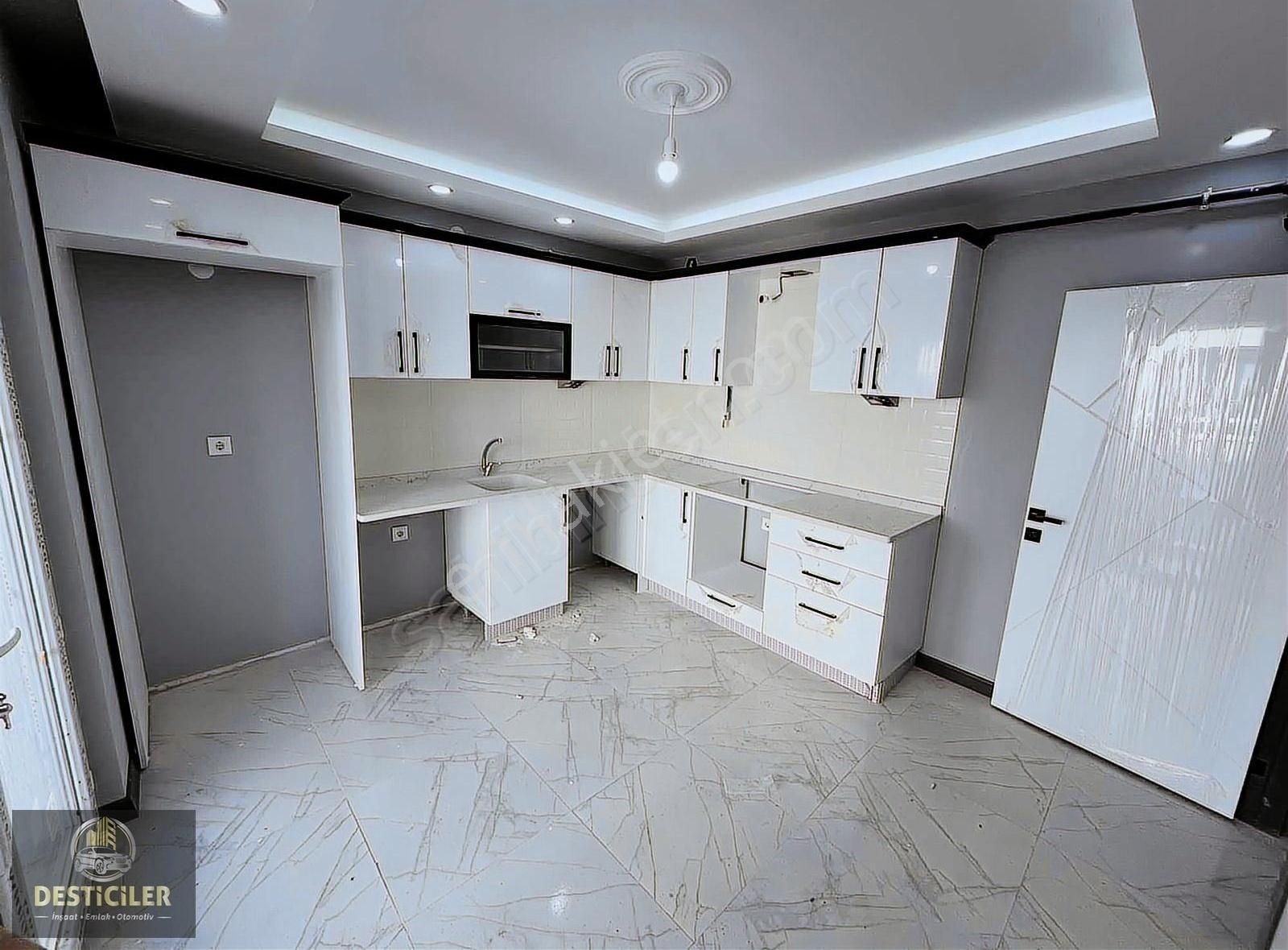 Desticiler'den 71 Evler 2+1 95m2 Özel Garajlı Daire