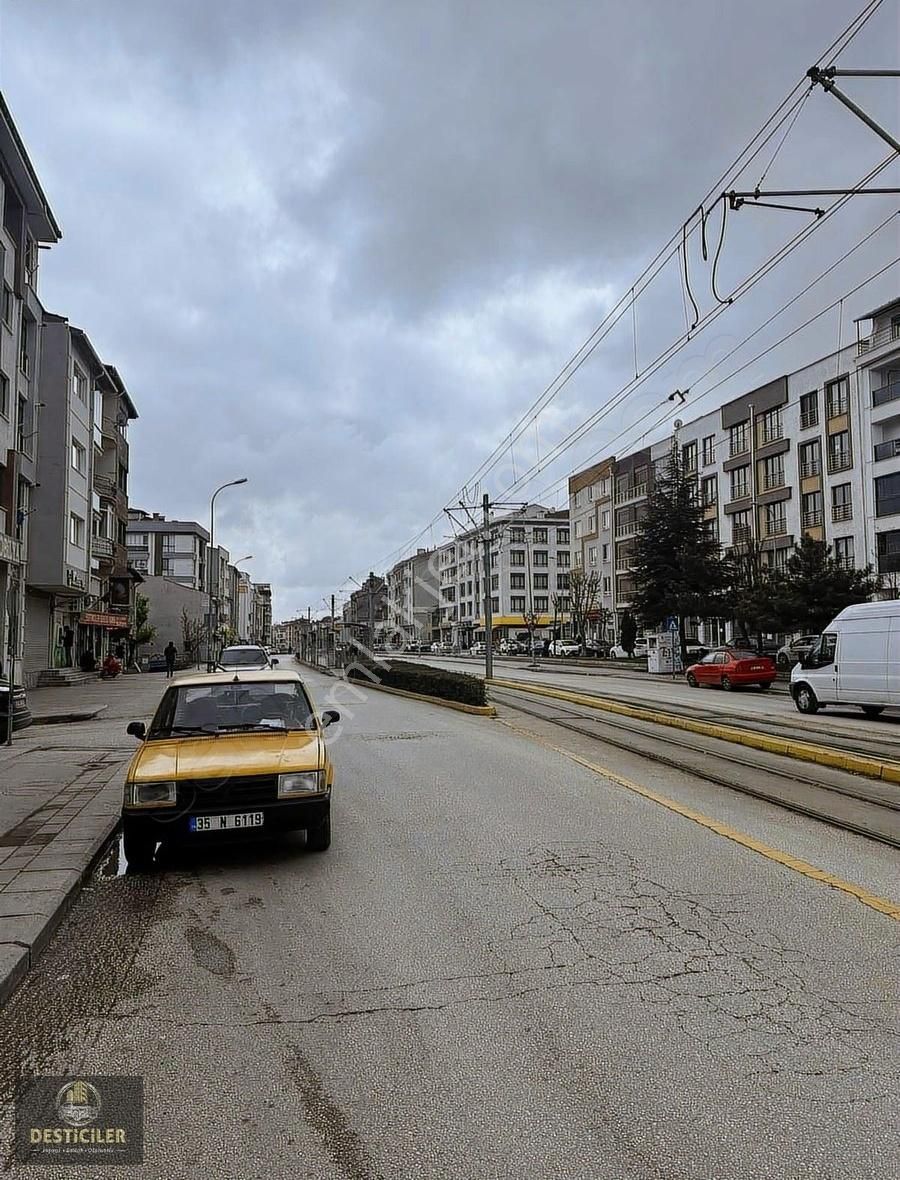 Ad-05 Desticiler Emek Mah. Ertaş Caddesi Üzeri 2+1 Satılık Daire