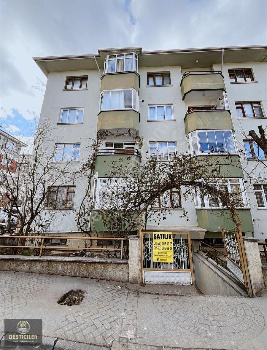Desticiler'den Emek Mahallesi Köşem Sitesi 3+1 Geniş Daire