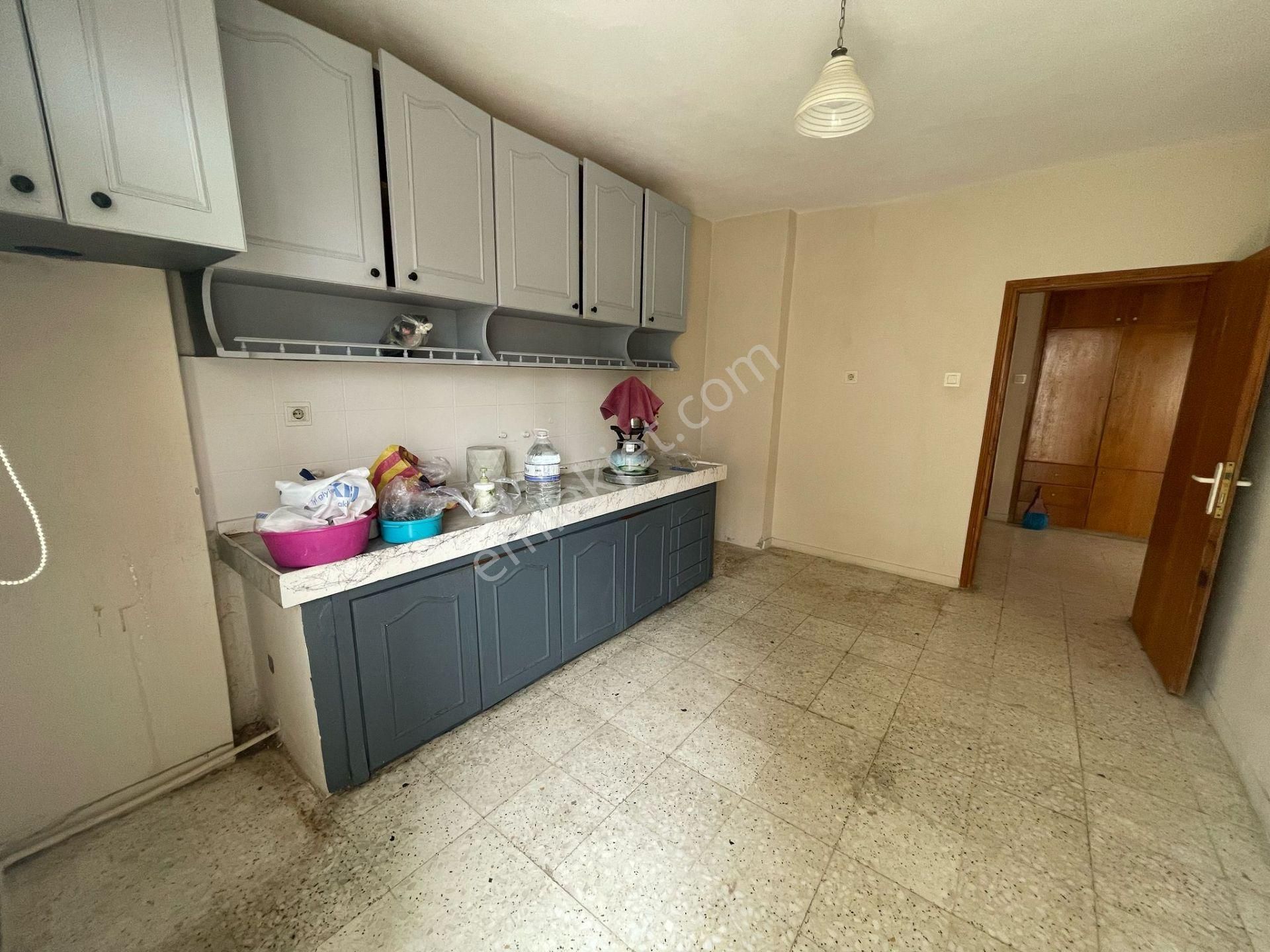 Karınca'dan Akdeniz Mh'de Site İçi Aylık Ödemeli Boş 3+1 Kiralık