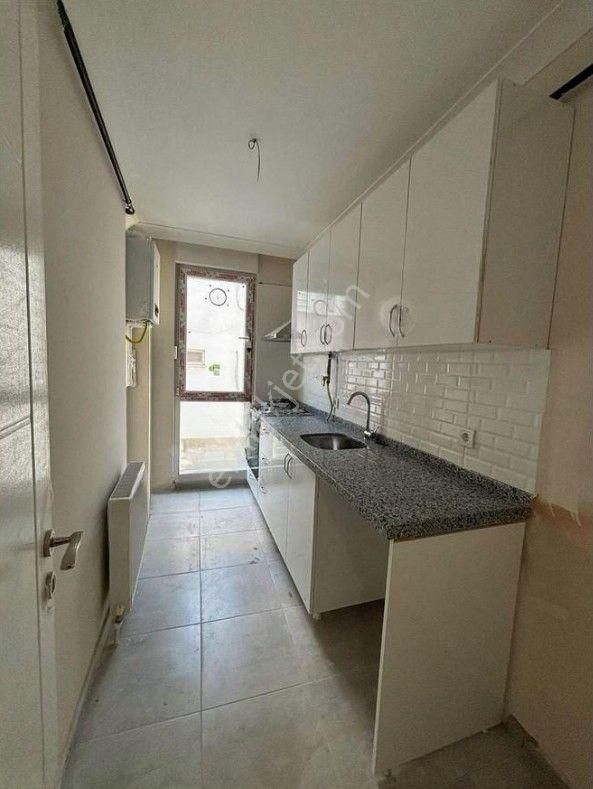 Eriş Emlak Dan Şenesenevler De Ferah Aydınlık Kullanışlı 2+1 Yeni Daire