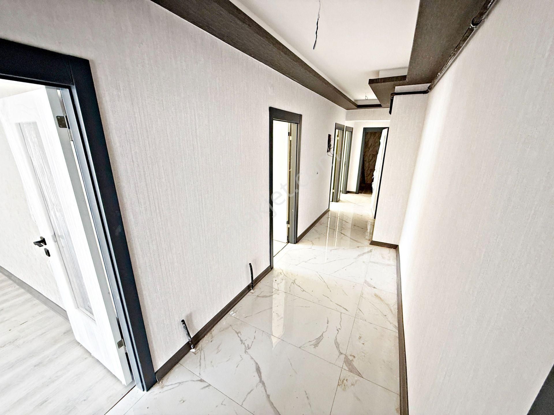 3+1 Sıfır 1.kat Cadde Paraleli Merkezi Konum Yeni Yapı - Görsel 25