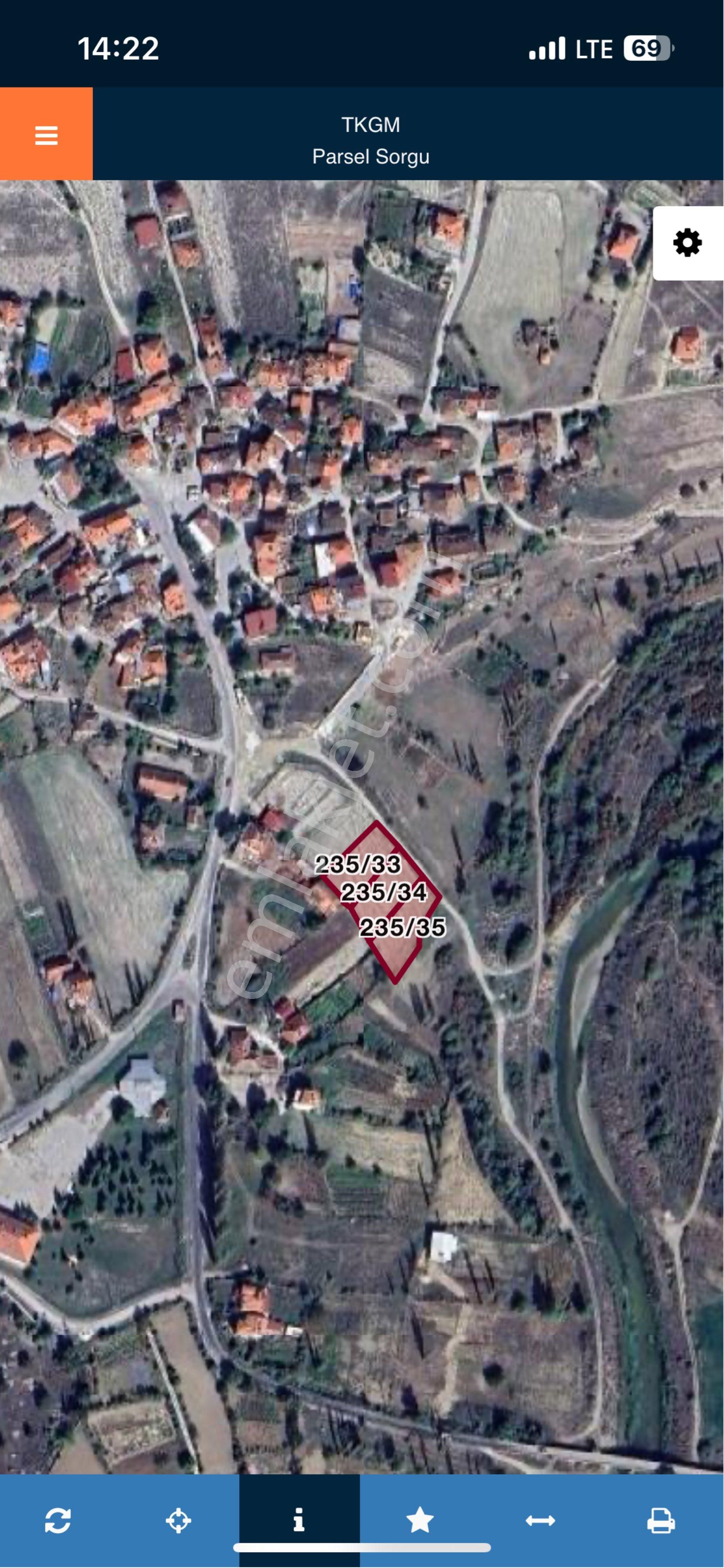 Uşak Merkez Derbent Köyünde Satılık Arsa