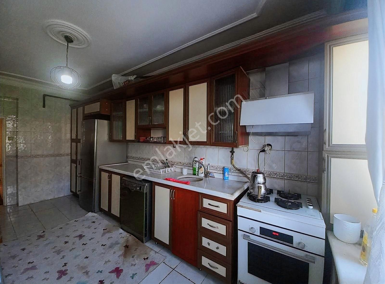 Safir Emlak'tan Go Petrol Civarında 3+1 Satılık Daire Mevcuttur