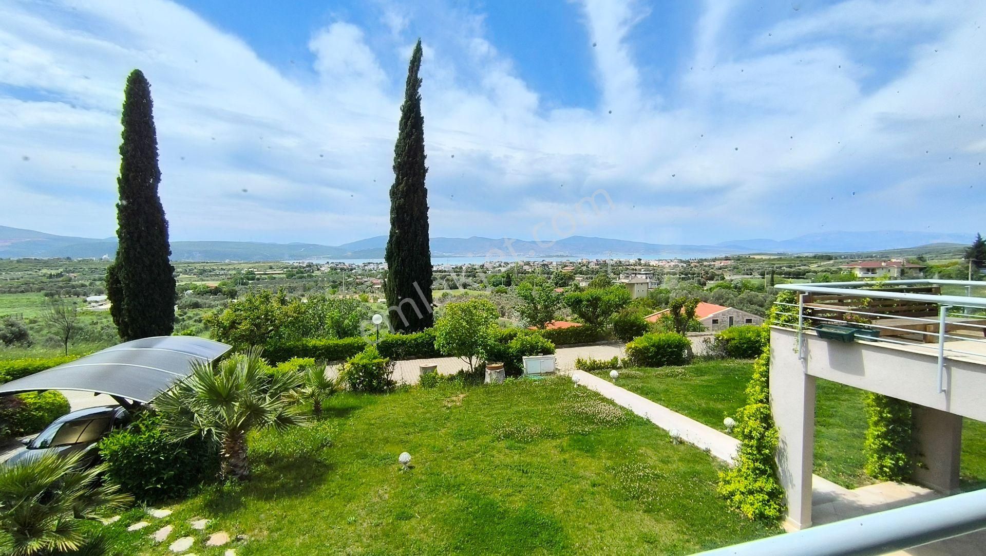 Urla'nın İncisi Sıraselviler Sitesi'nde Eşsiz Manzaralı Villa!