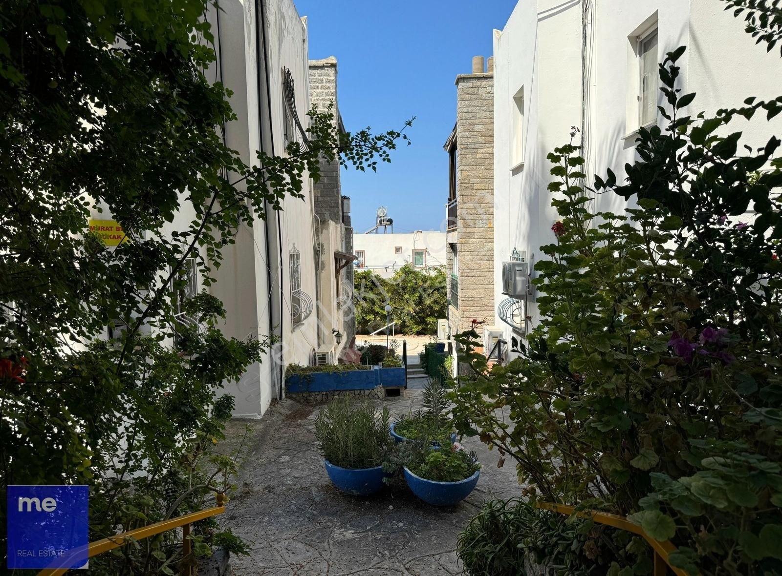 Turgutreis Yalı Mevkiinde Denize 2.parsel 2+1 Bahçe Katı Daire