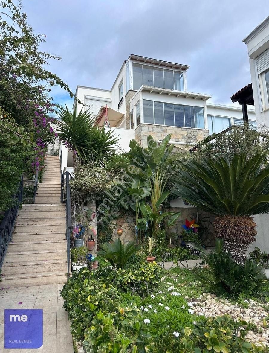 Bodrum-bitez'de Deniz Manzaralı 3+1 Üst Kat Daire