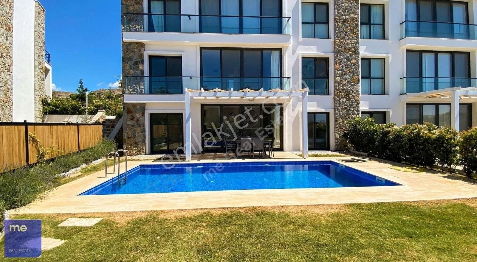Gümüşlük-koyunbaba Müstakil Havuz Ve Bahçeli 3+2 Dubleks Daire