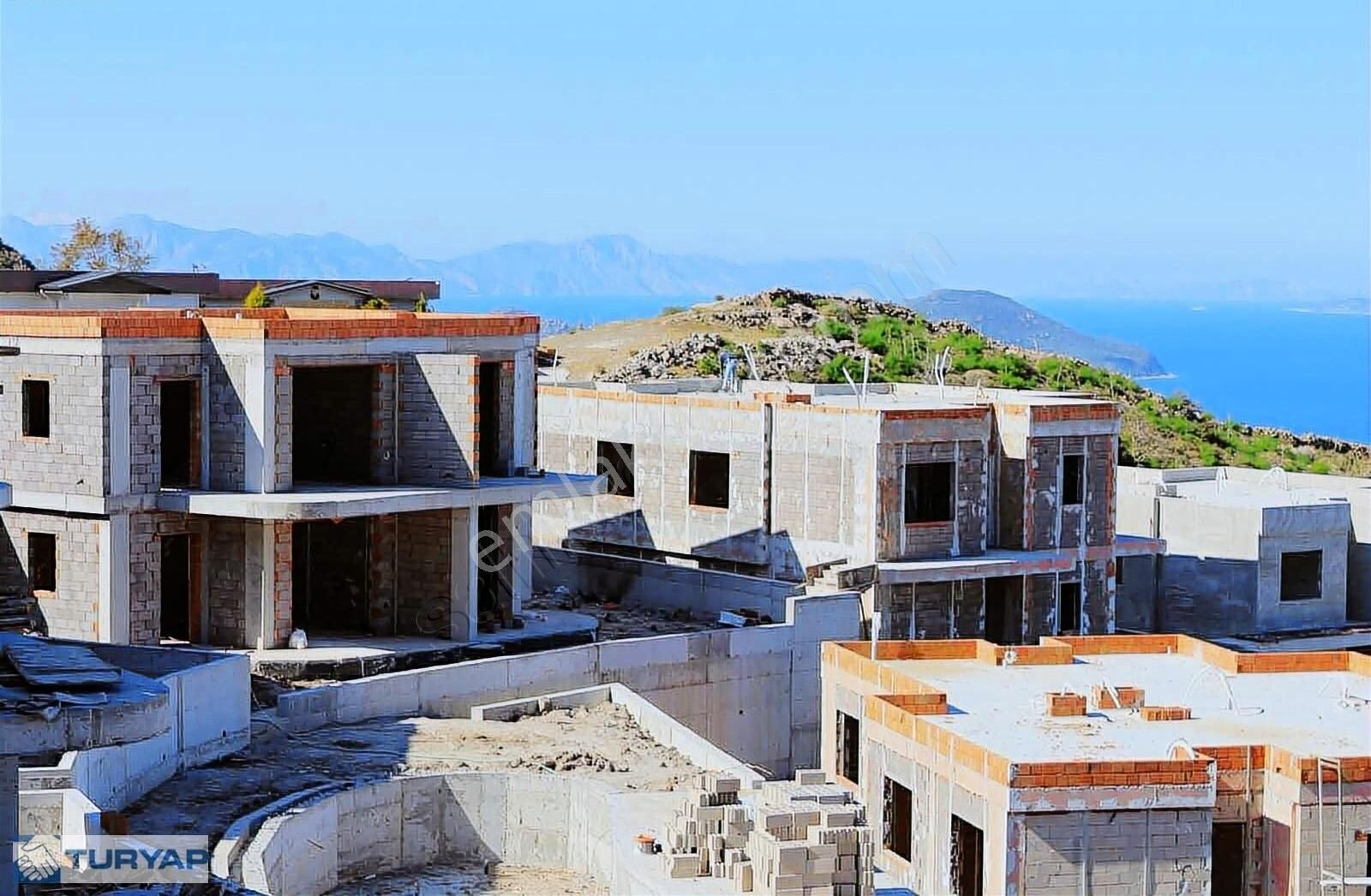 Turgutreis/karabağda Havuzlu Sitede Satılık Daireler.