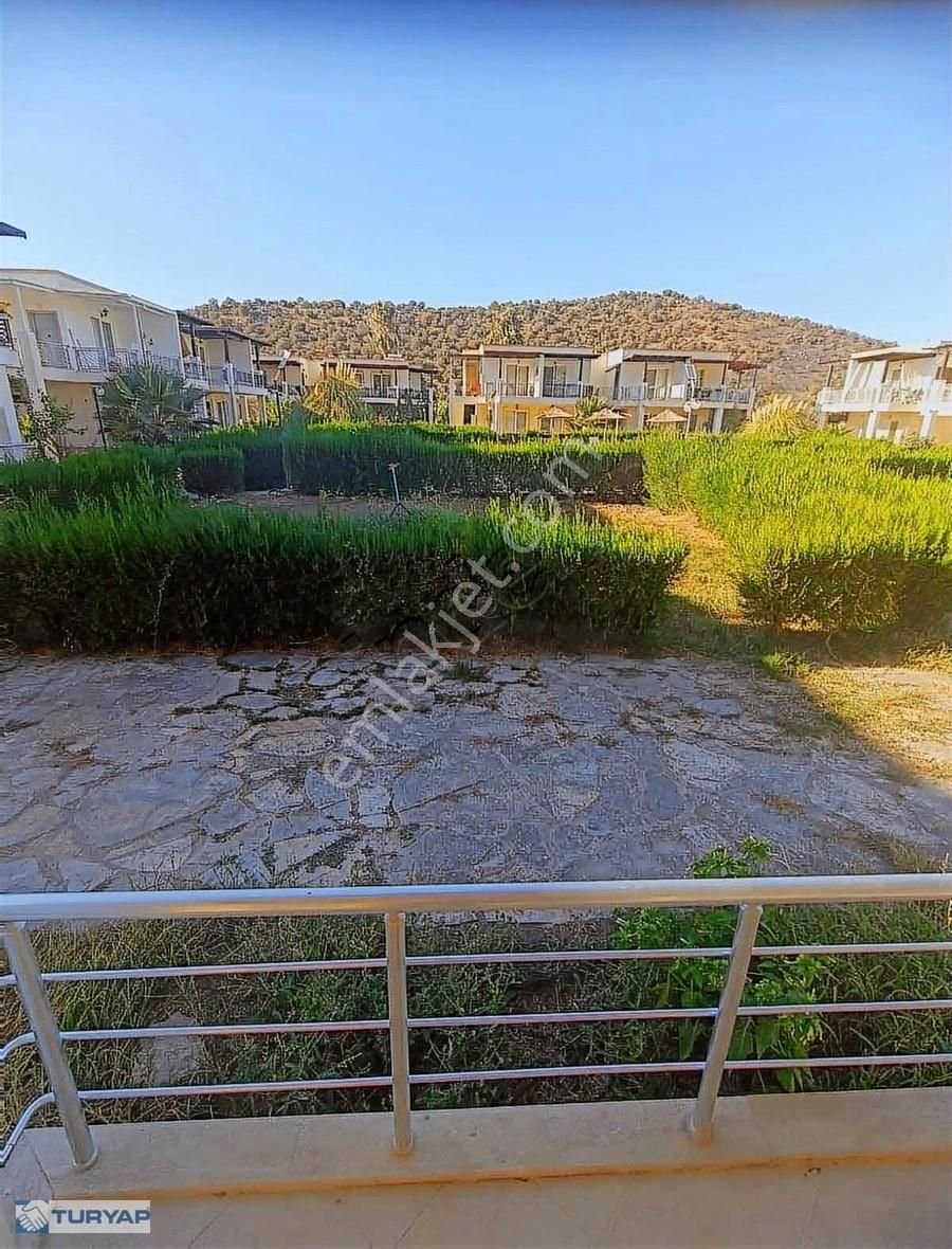 Milas/kemiklerde Havuzlu Sitede Satılık 2+1 75 M2.