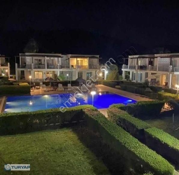 Milas/kemiklerde Havuzlu Sitede Satılık 2+1 75 M2.