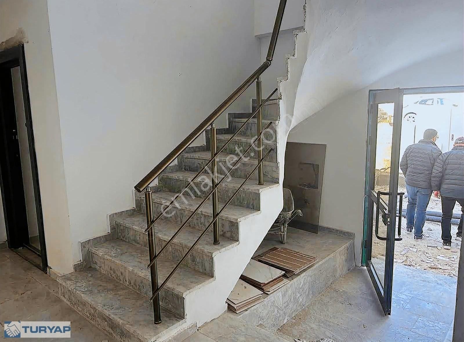 Mumcular Merkezde Satılık 205 M2 4+1